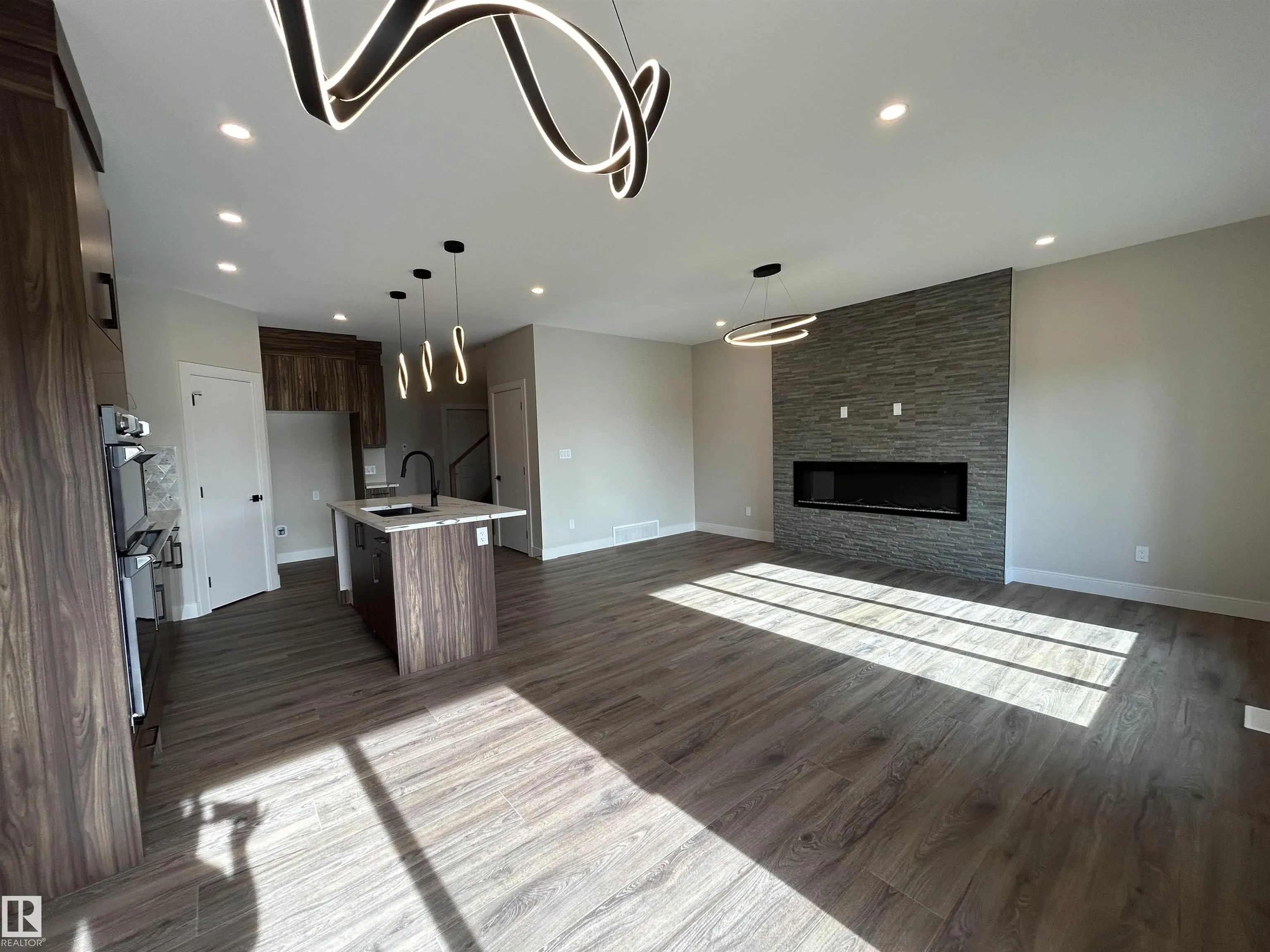 46 WAVERLY Way