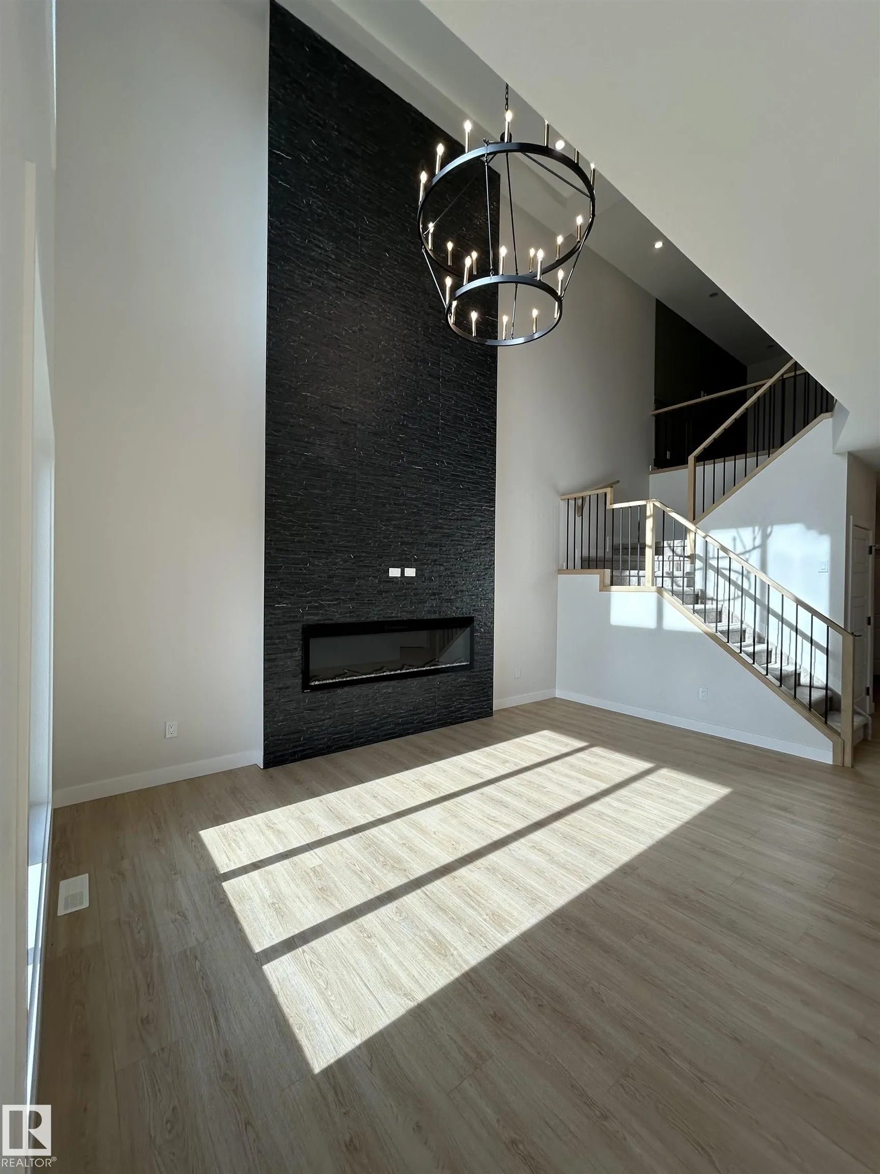 48 WAVERLY Way