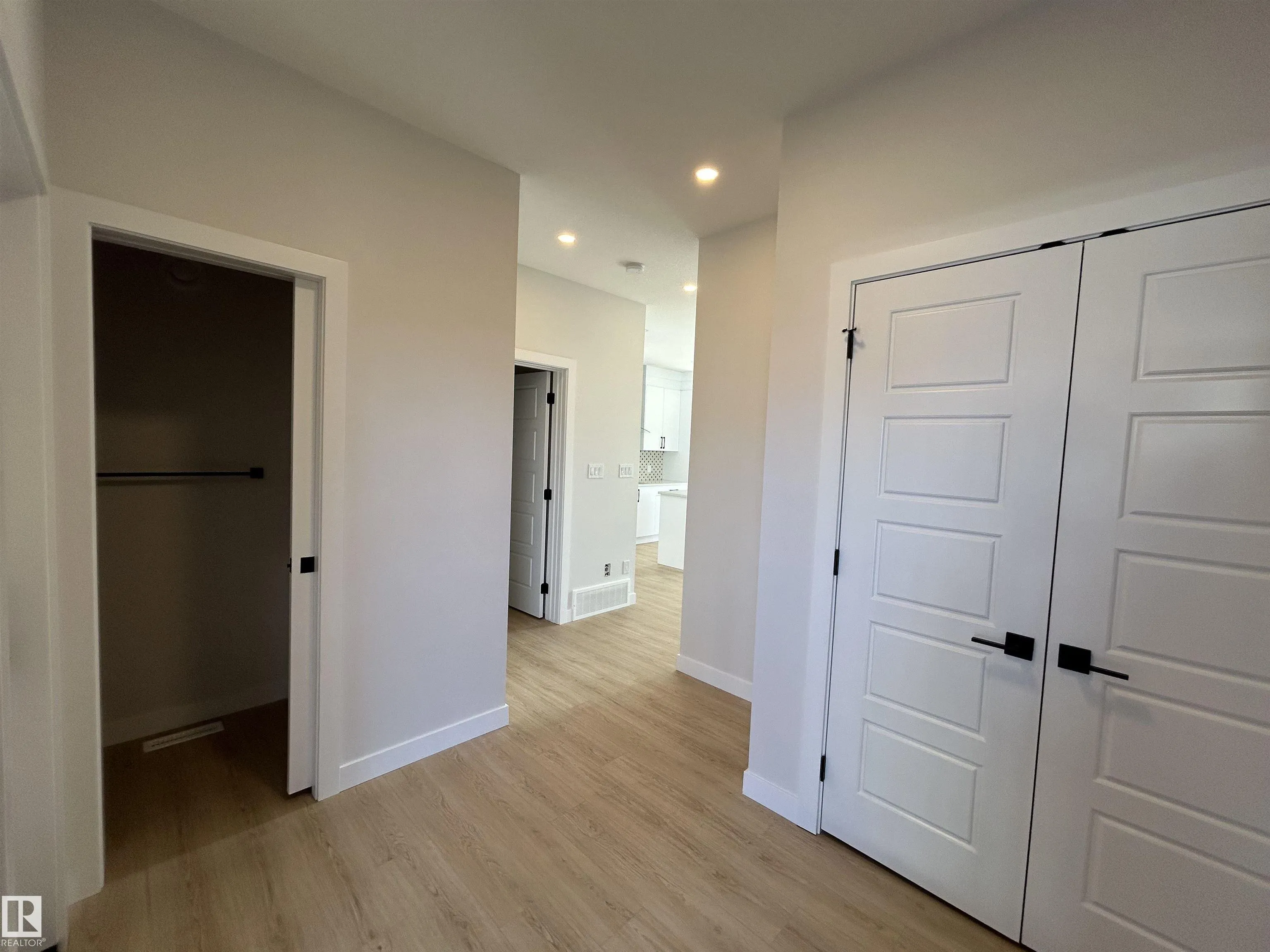 48 WAVERLY Way