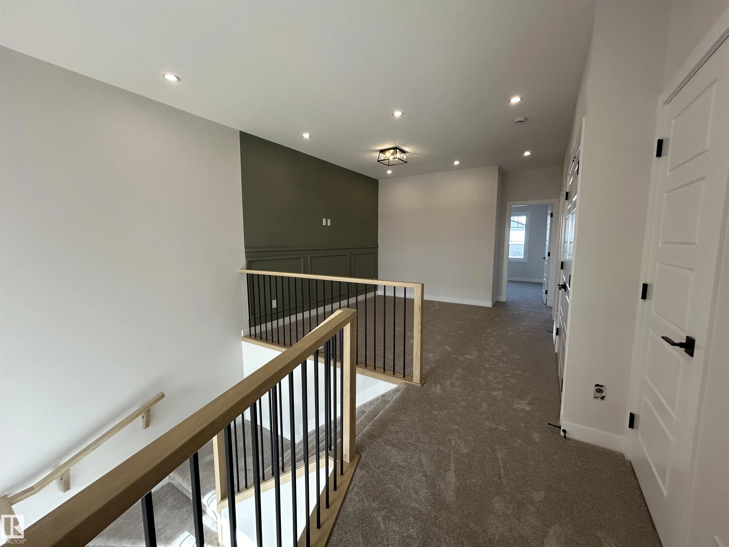 48 WAVERLY Way