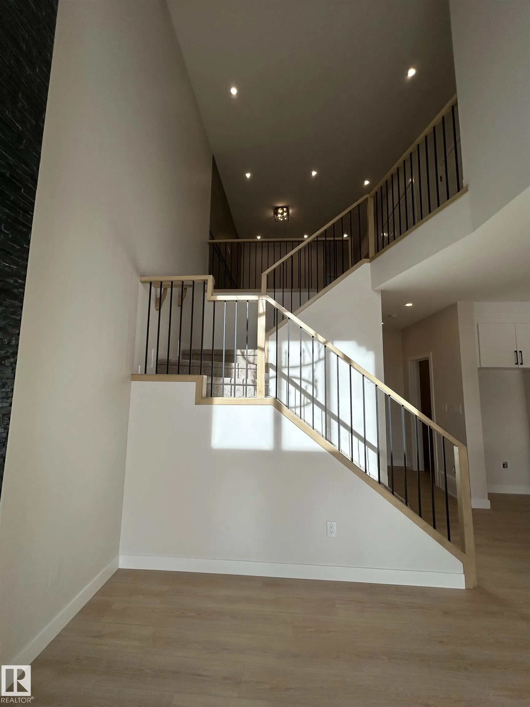 48 WAVERLY Way