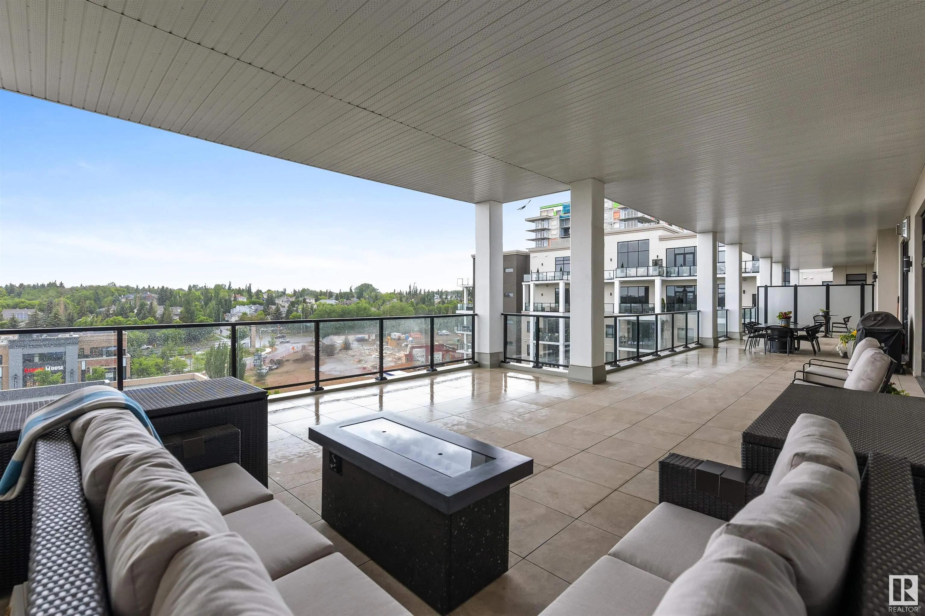 200 BELLEROSE Drive