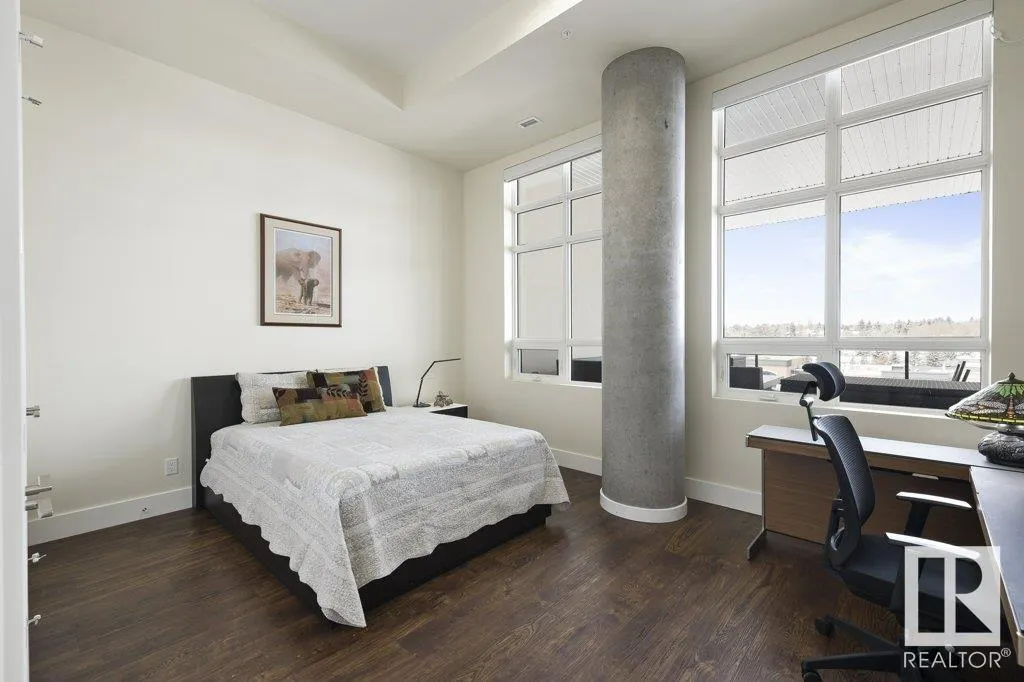 200 BELLEROSE Drive