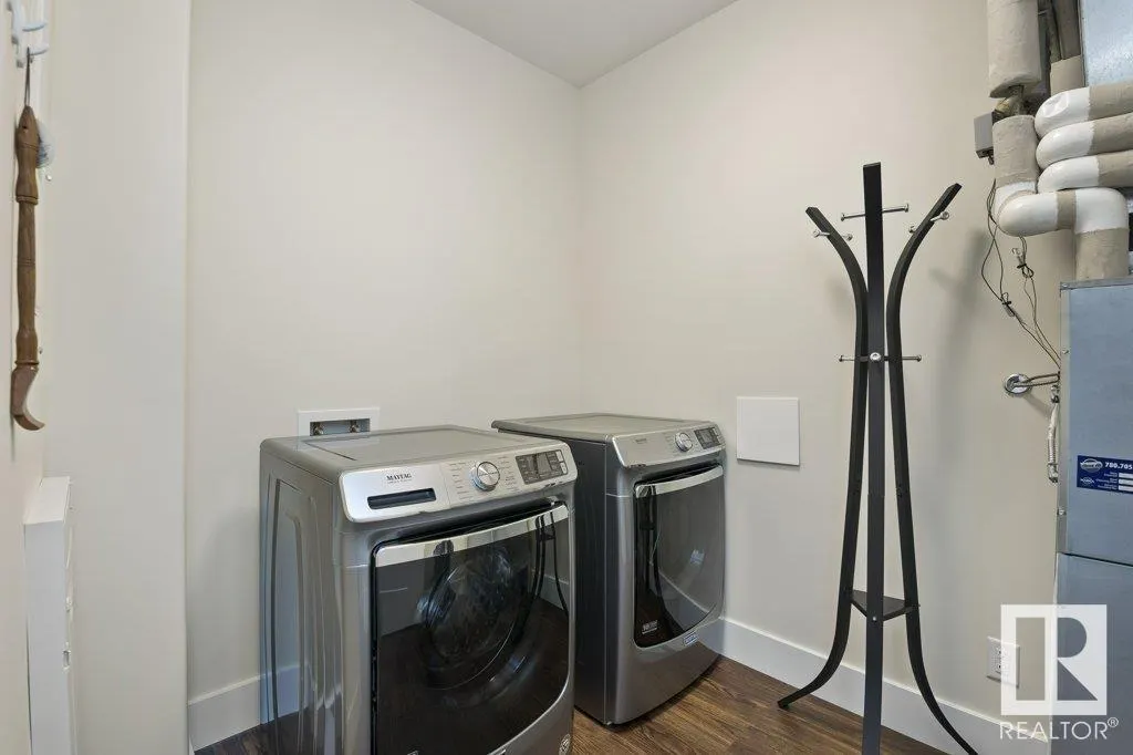 200 BELLEROSE Drive