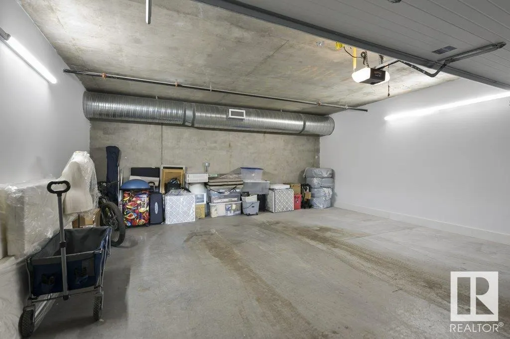 200 BELLEROSE Drive