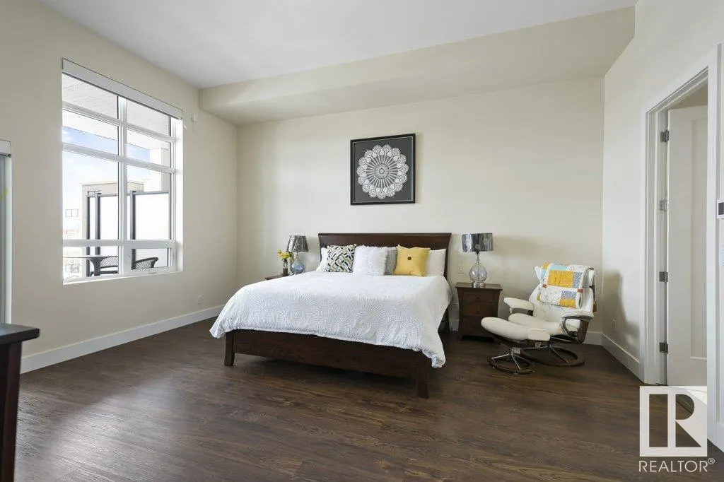 200 BELLEROSE Drive