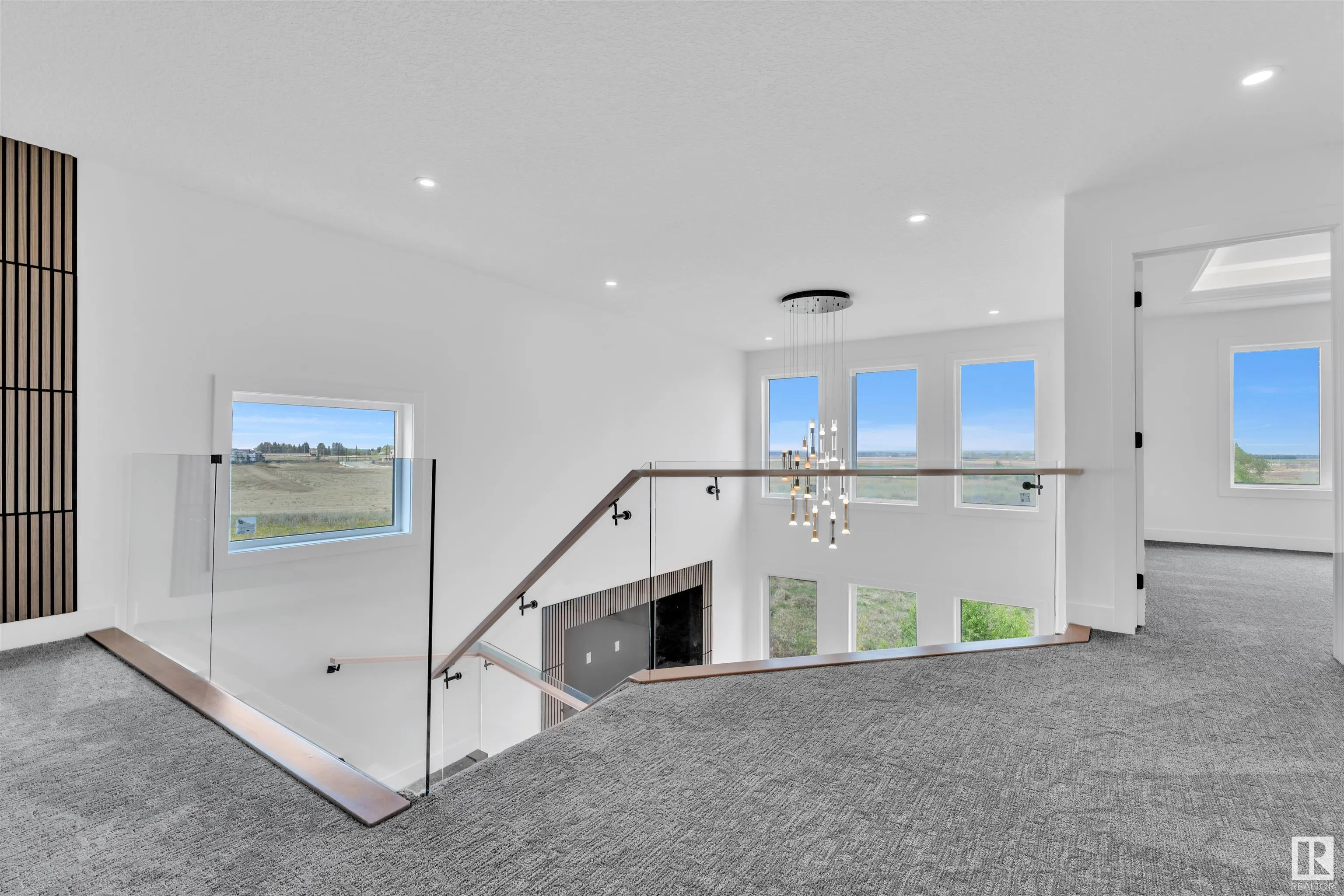 324 ASTON Close