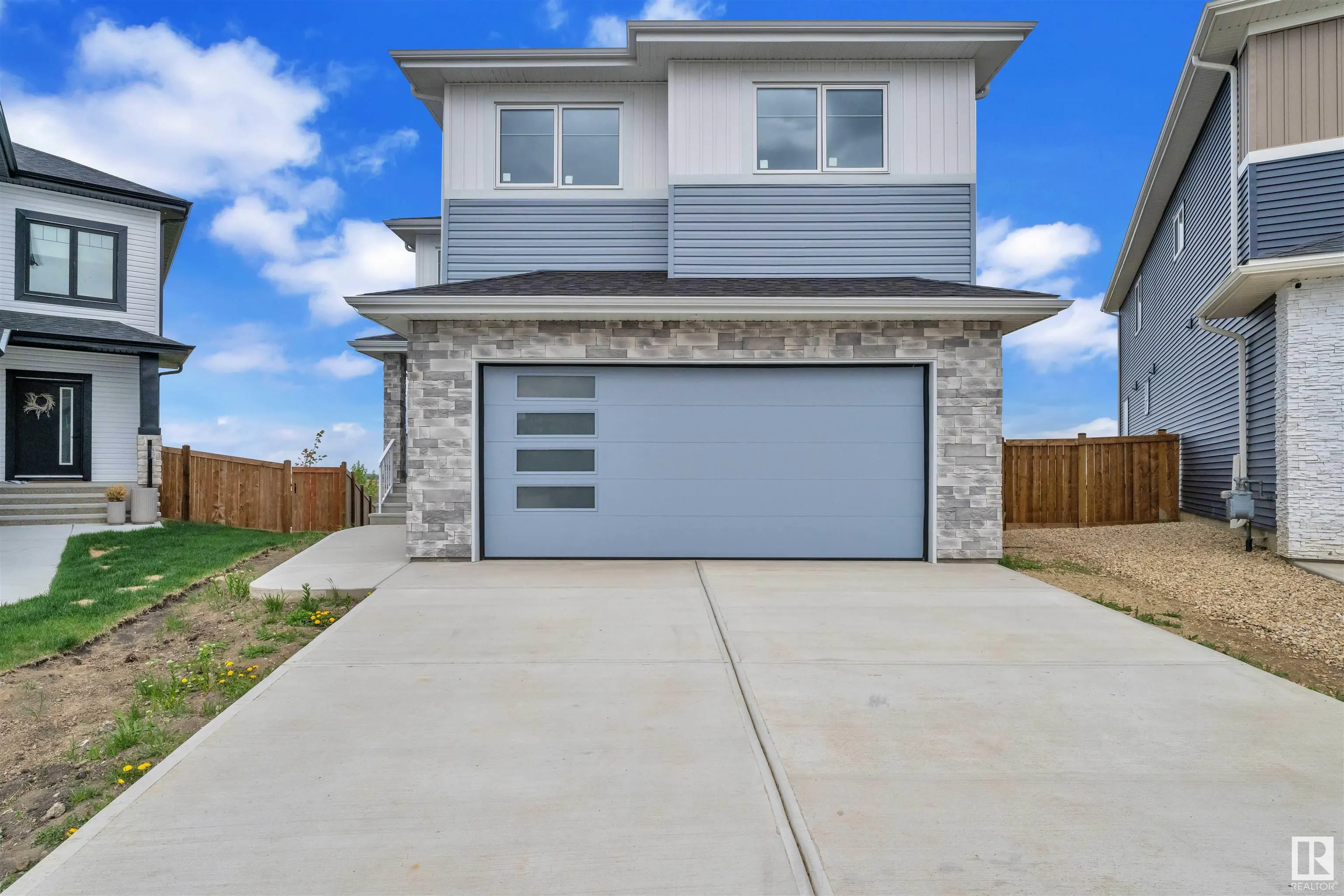 324 ASTON Close
