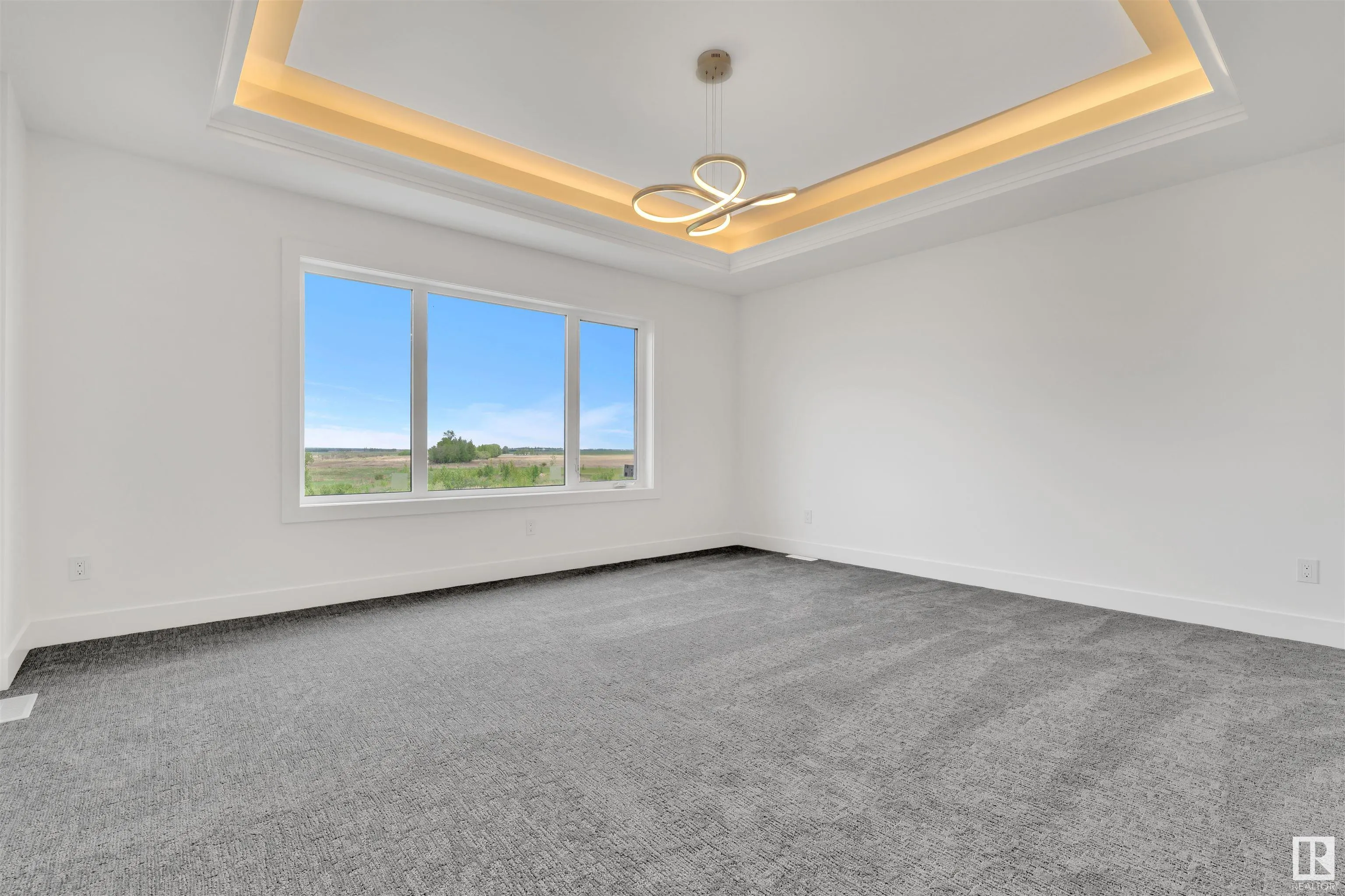 324 ASTON Close