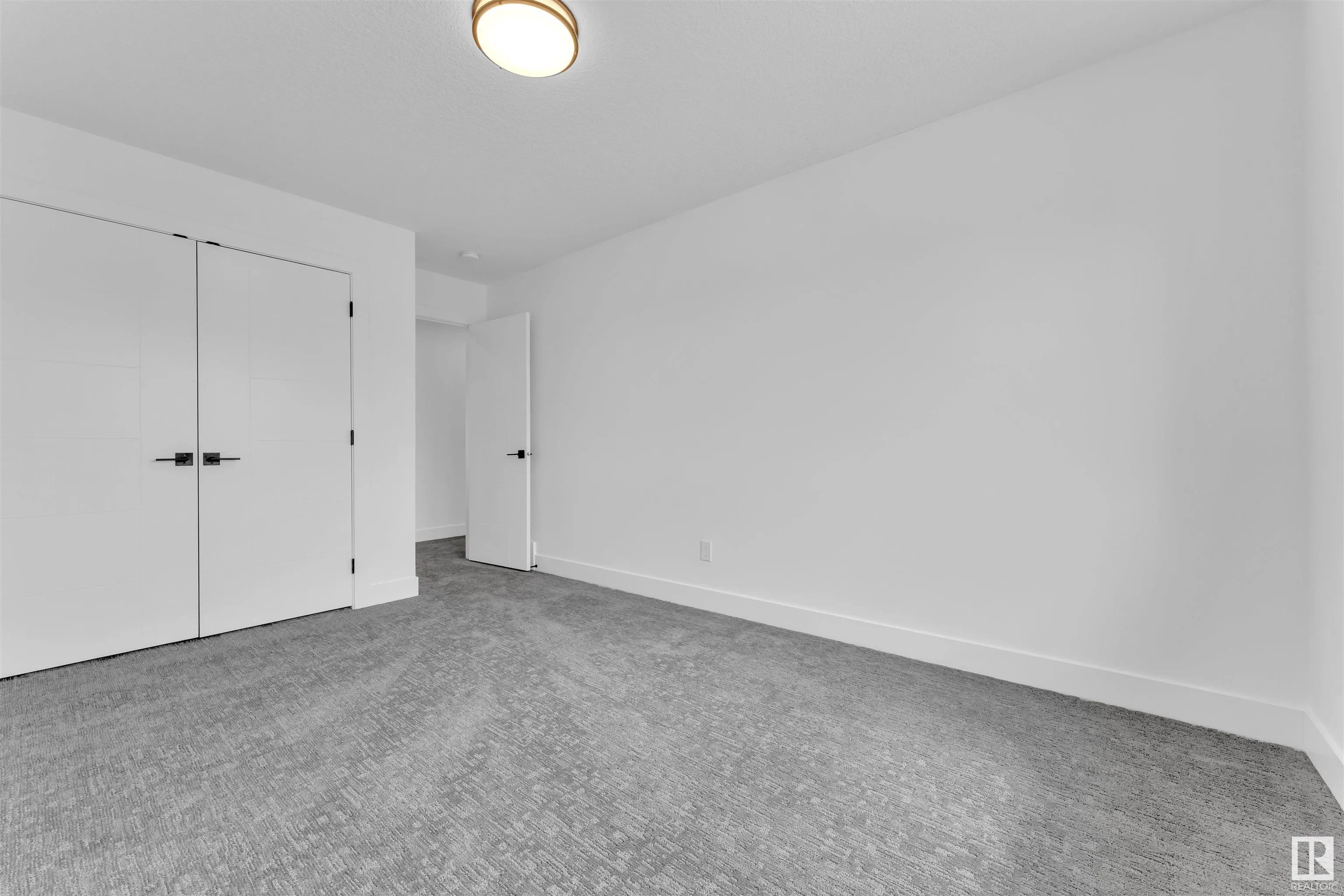 324 ASTON Close