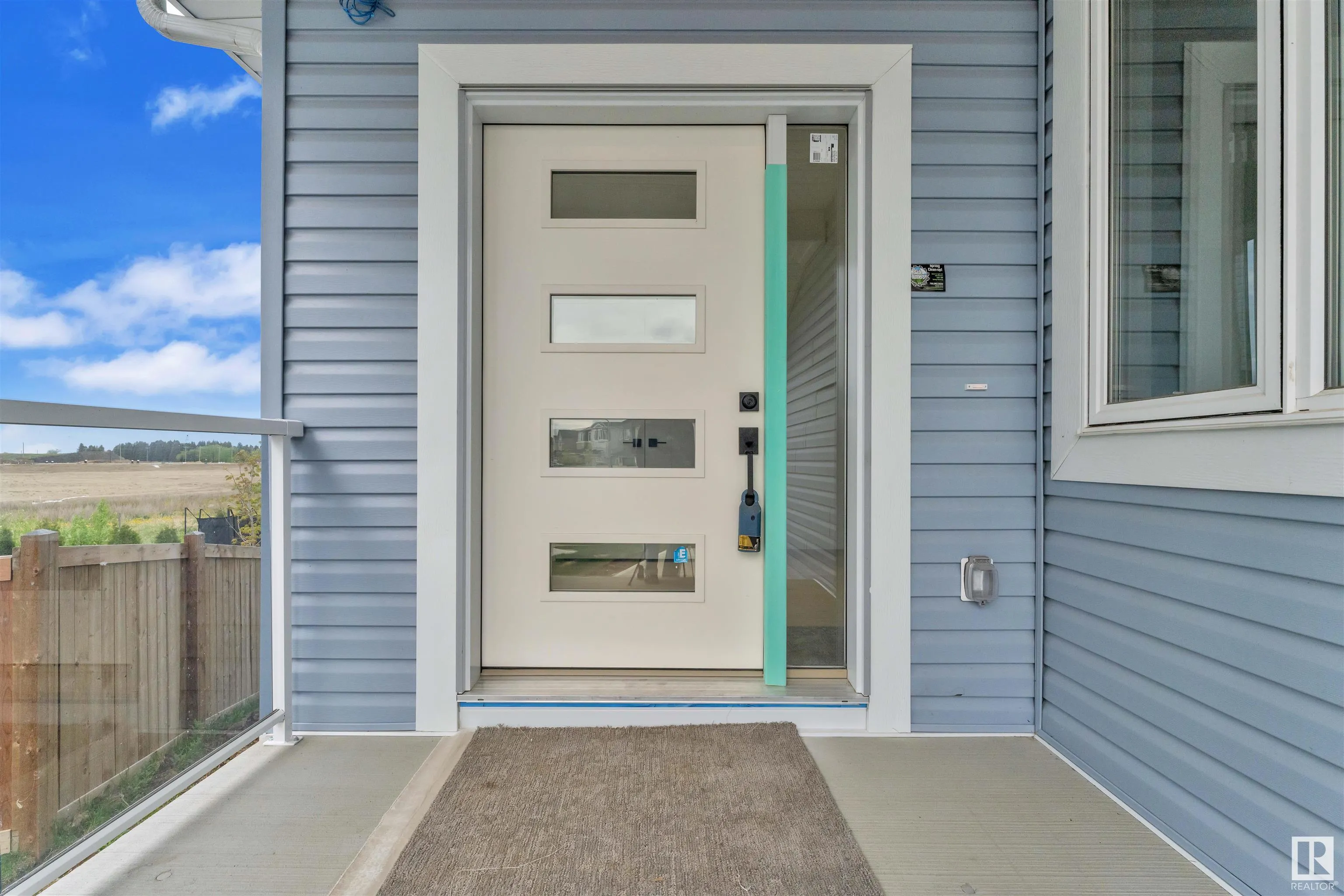 324 ASTON Close