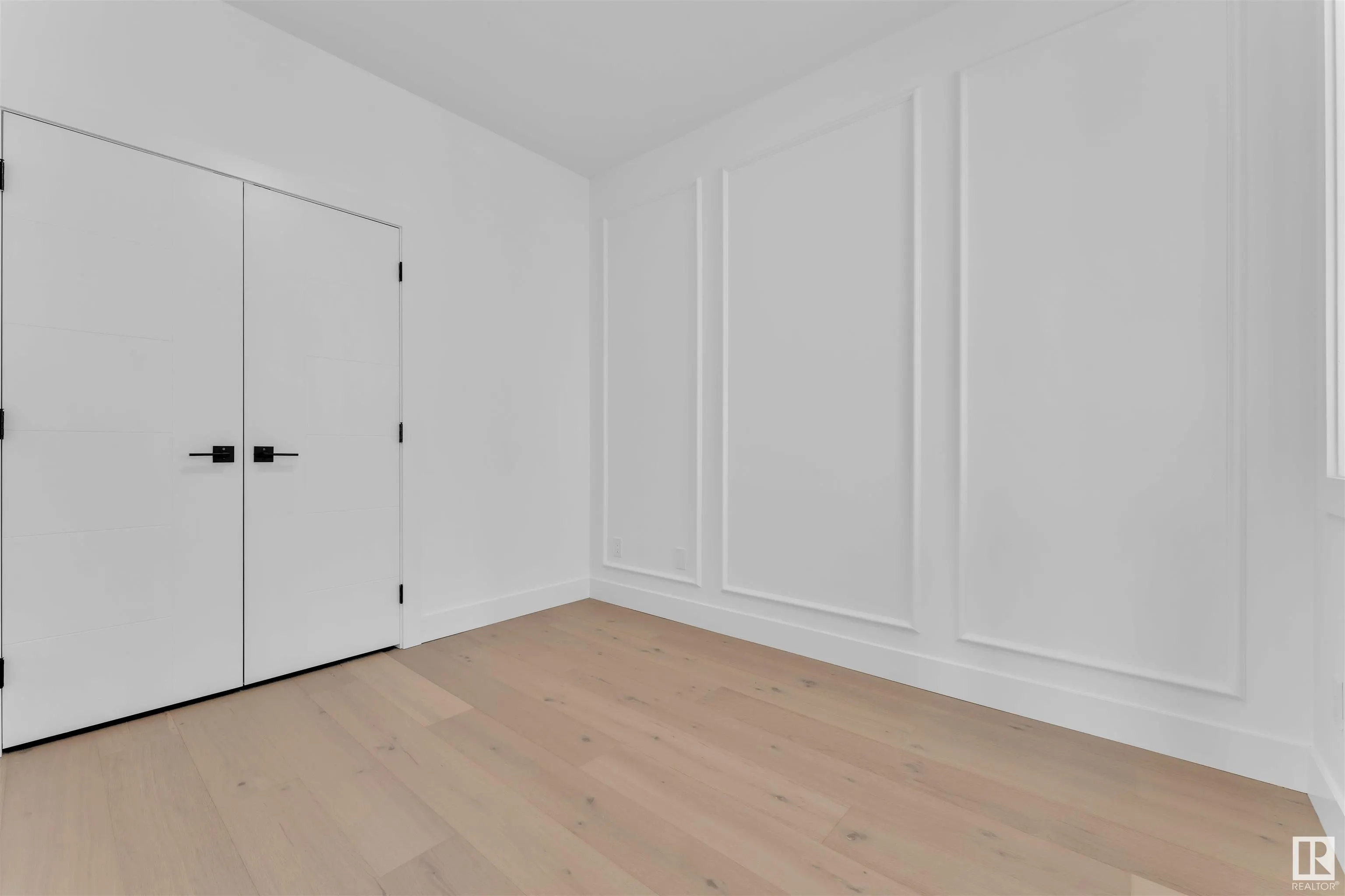 324 ASTON Close