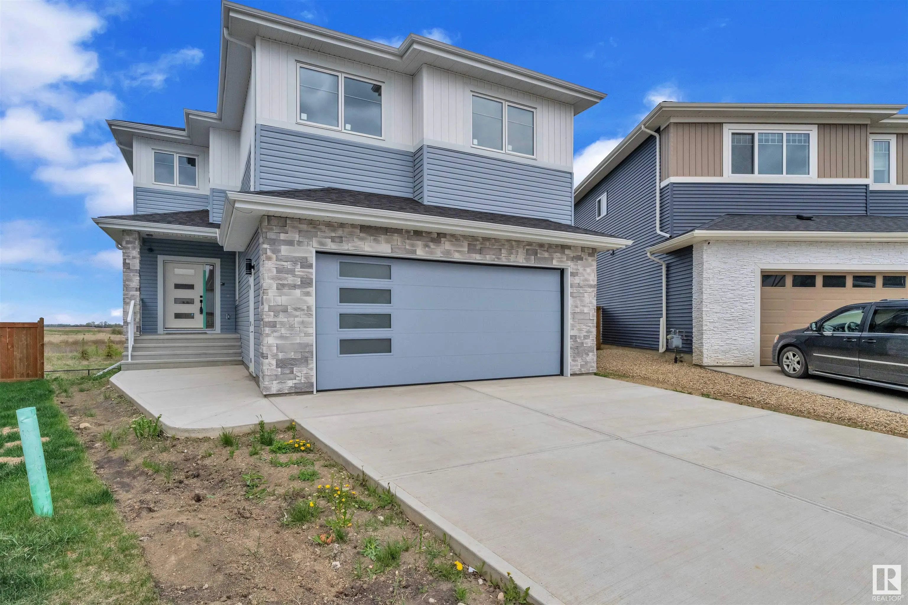 324 ASTON Close