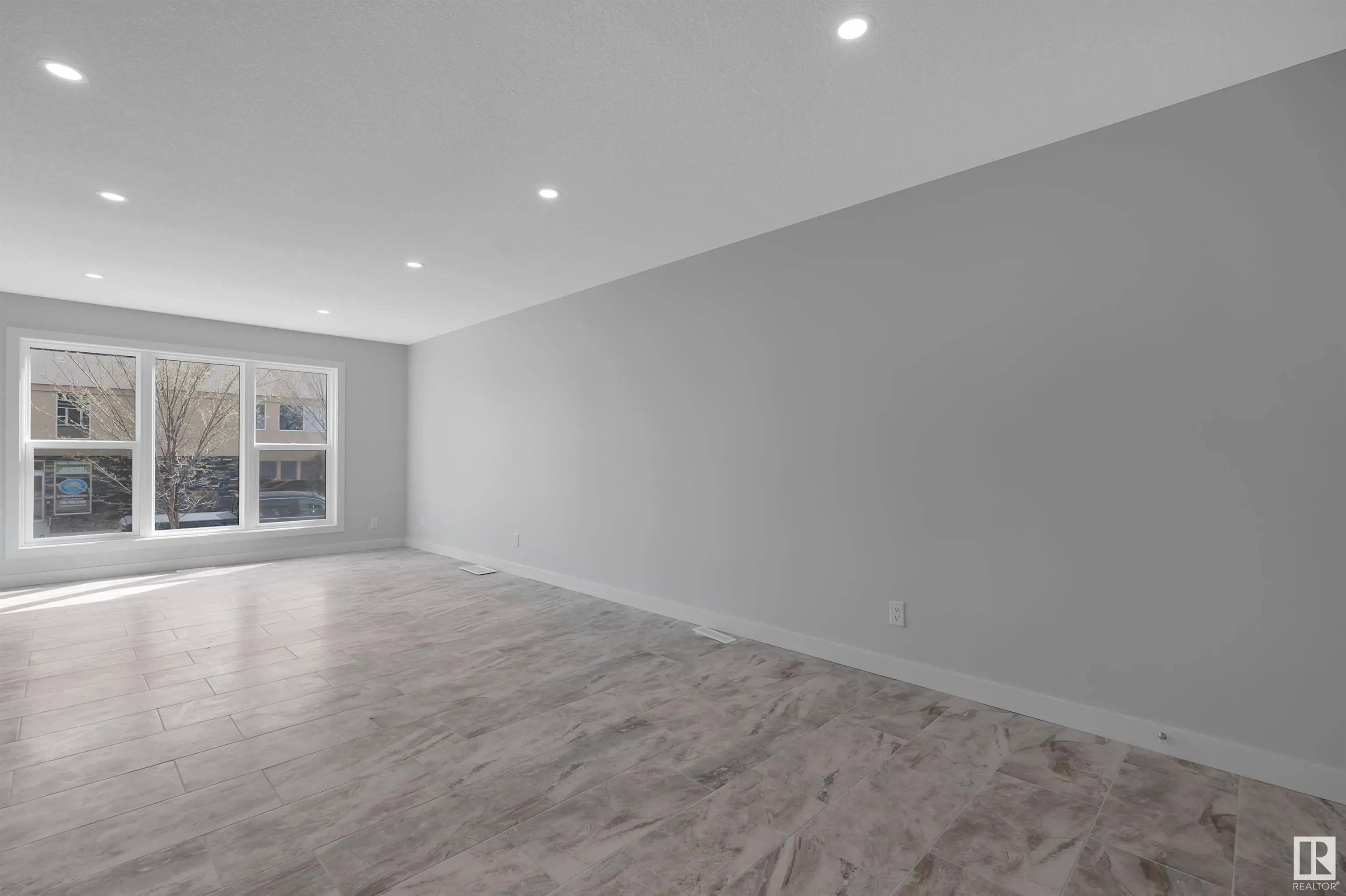 5006 & 5008 48 Avenue