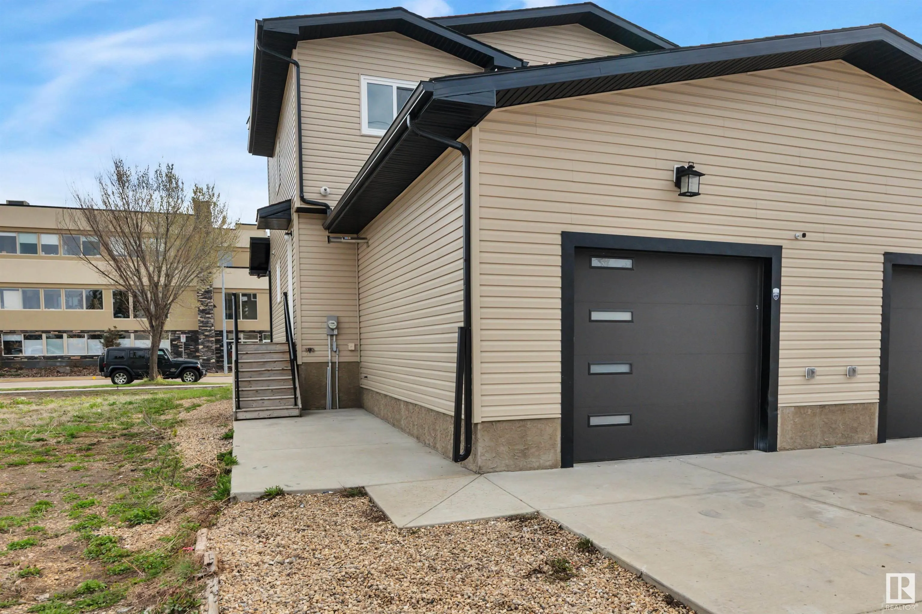 5006 & 5008 48 Avenue