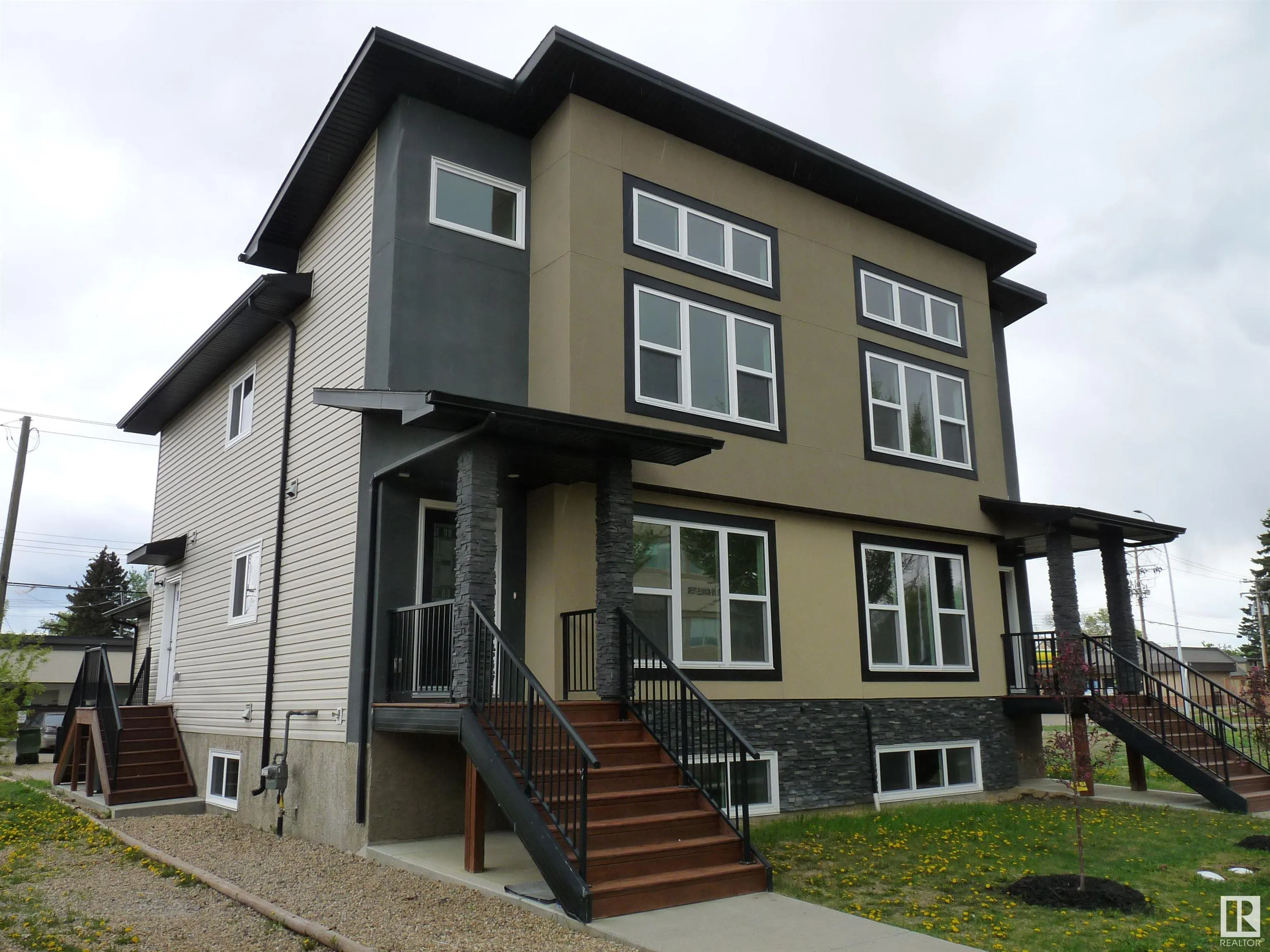 5006 & 5008 48 Avenue