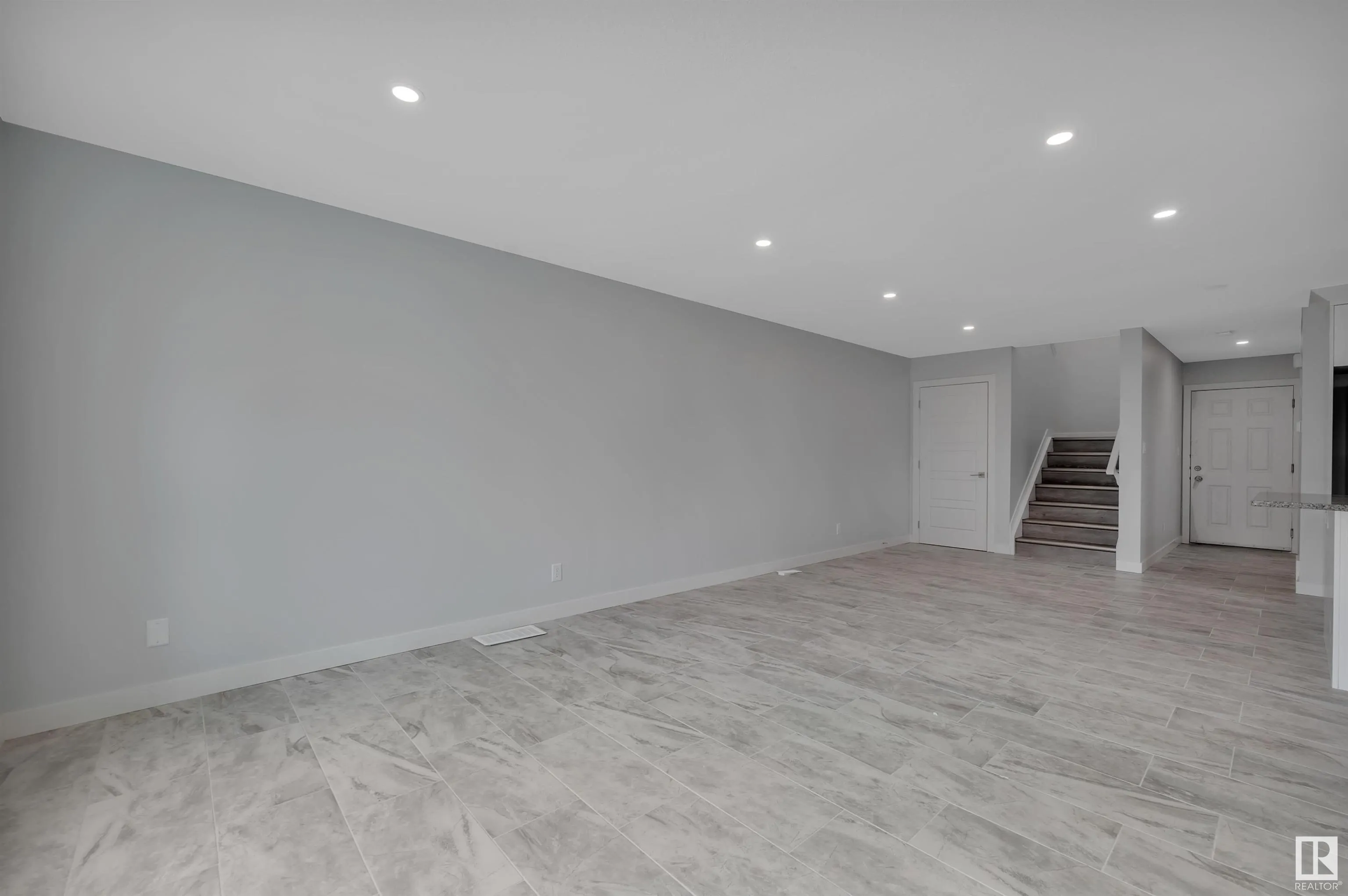 5006 & 5008 48 Avenue