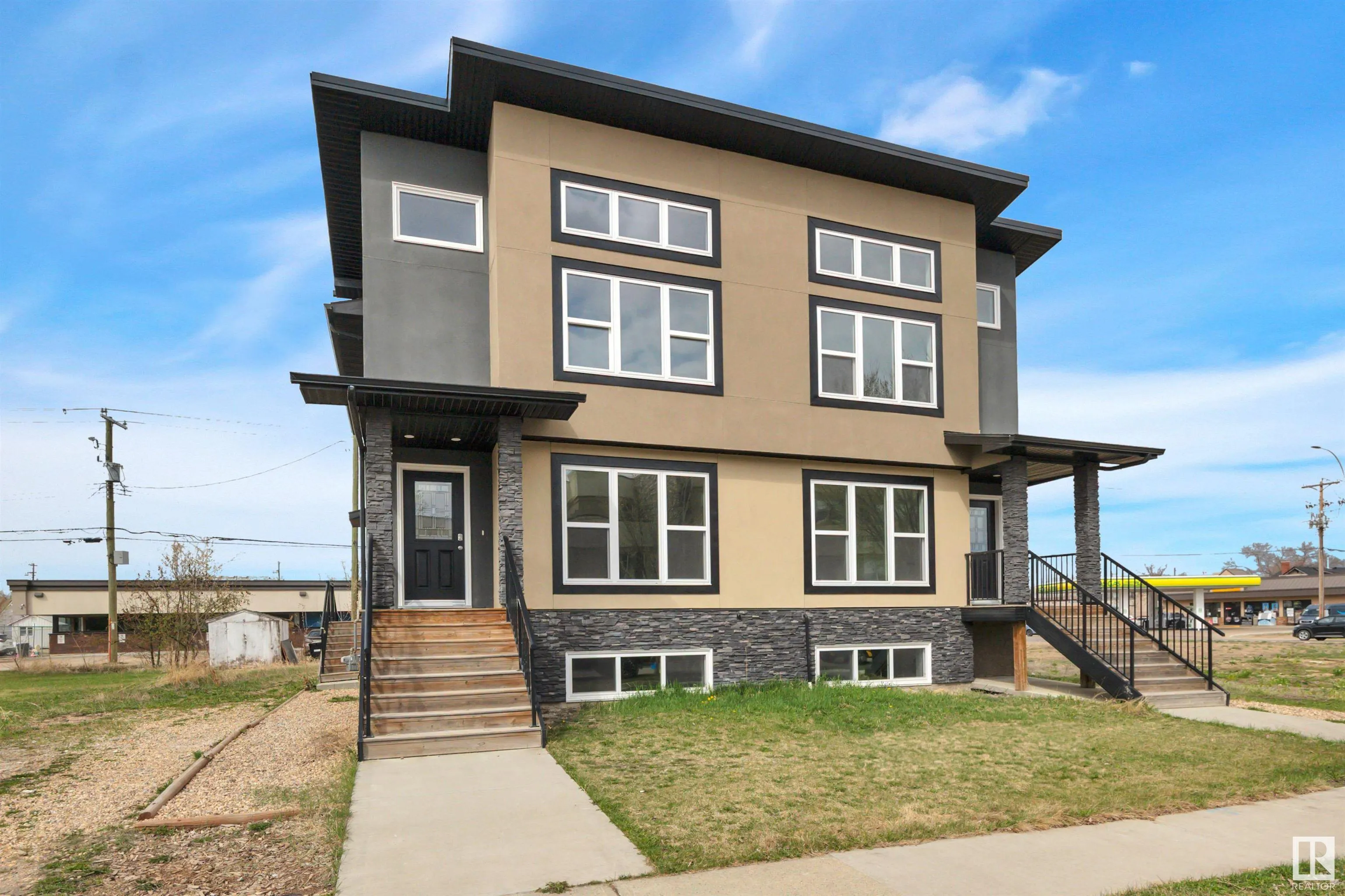 5006 & 5008 48 Avenue