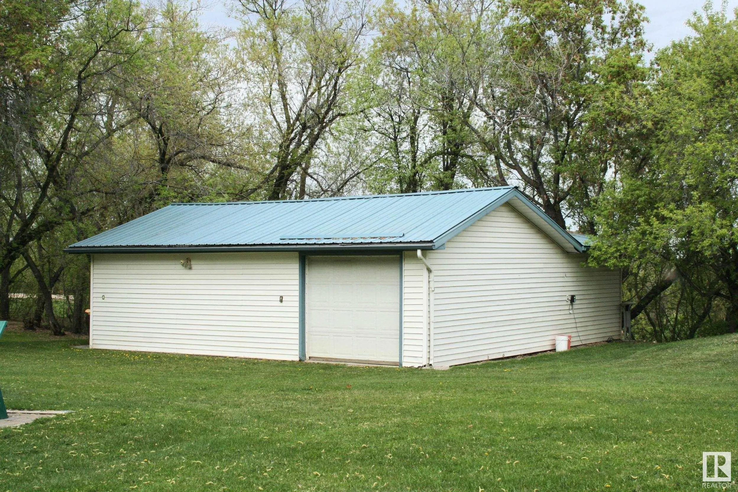 52551 RGE ROAD 225