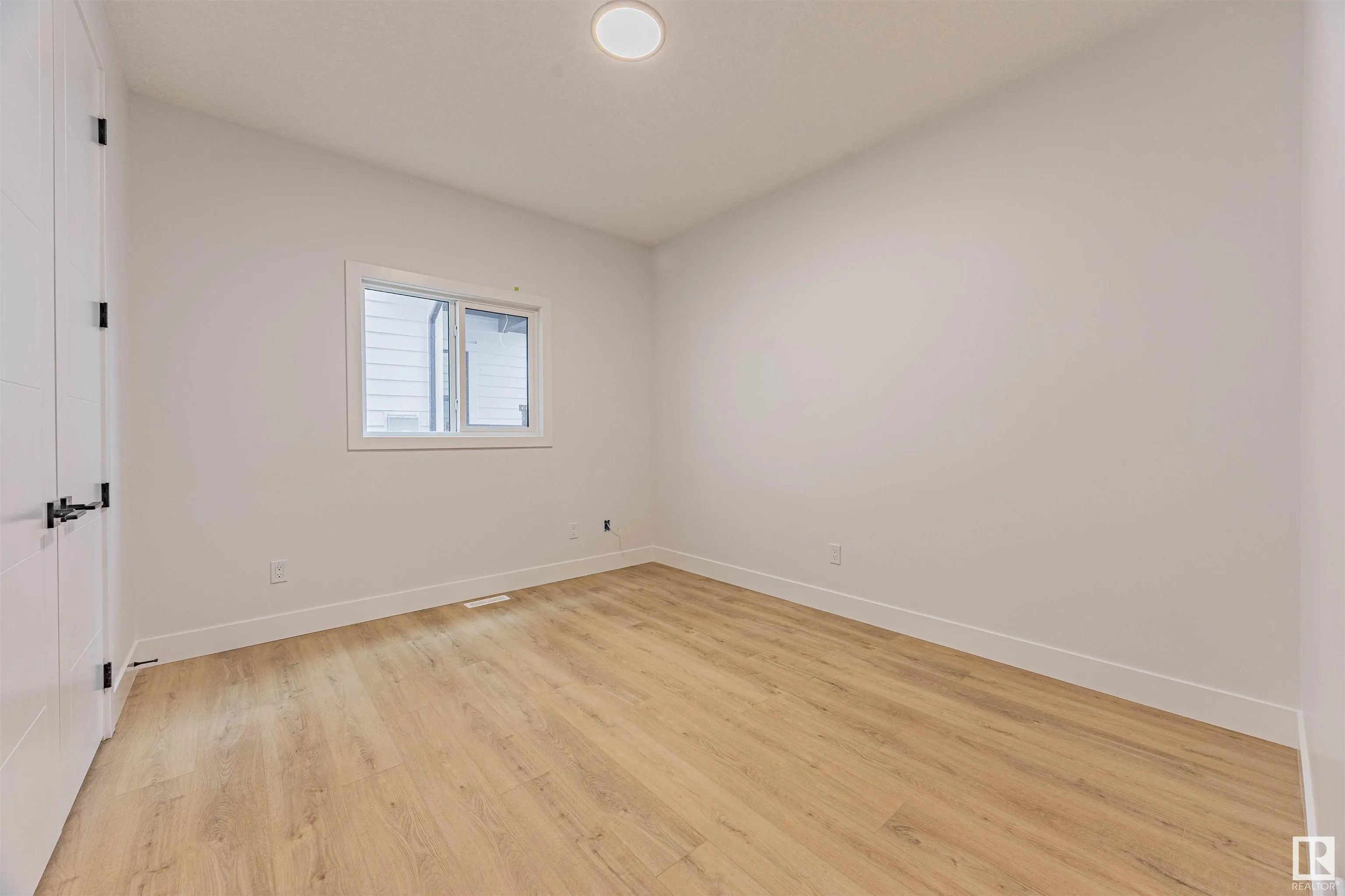 25 BIRKSHIRE Crescent