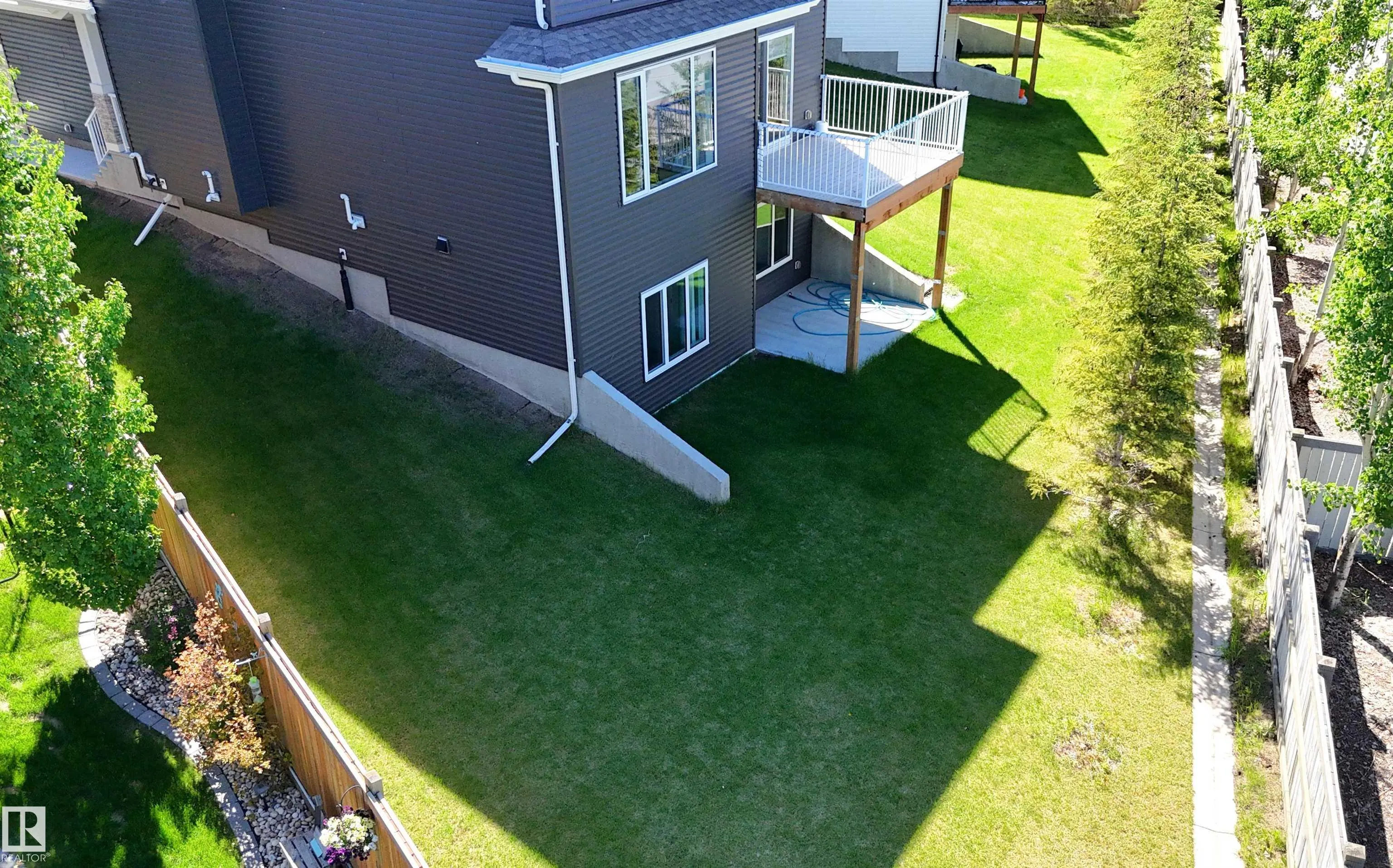 82 MEADOWLAND Way