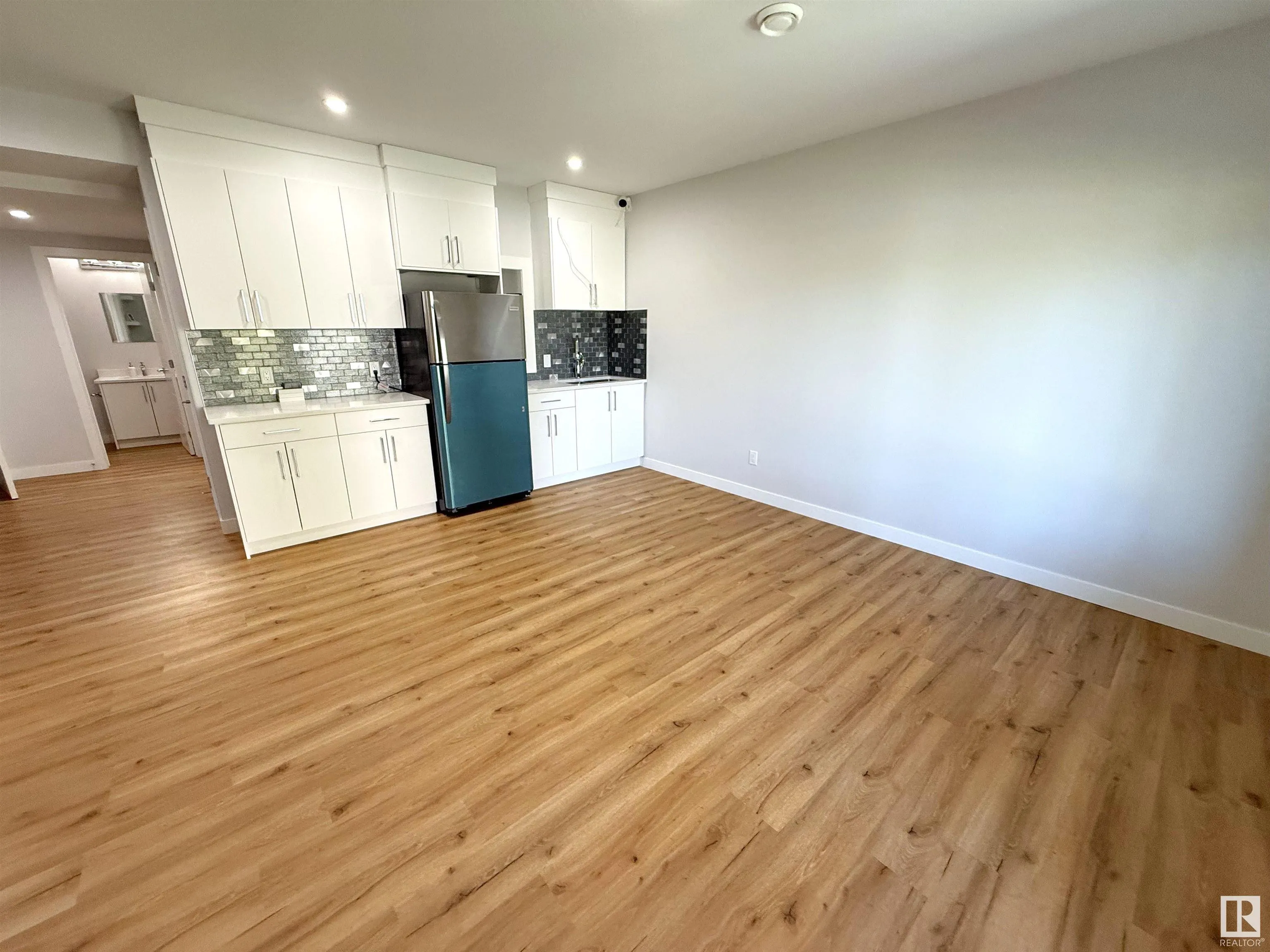 82 MEADOWLAND Way