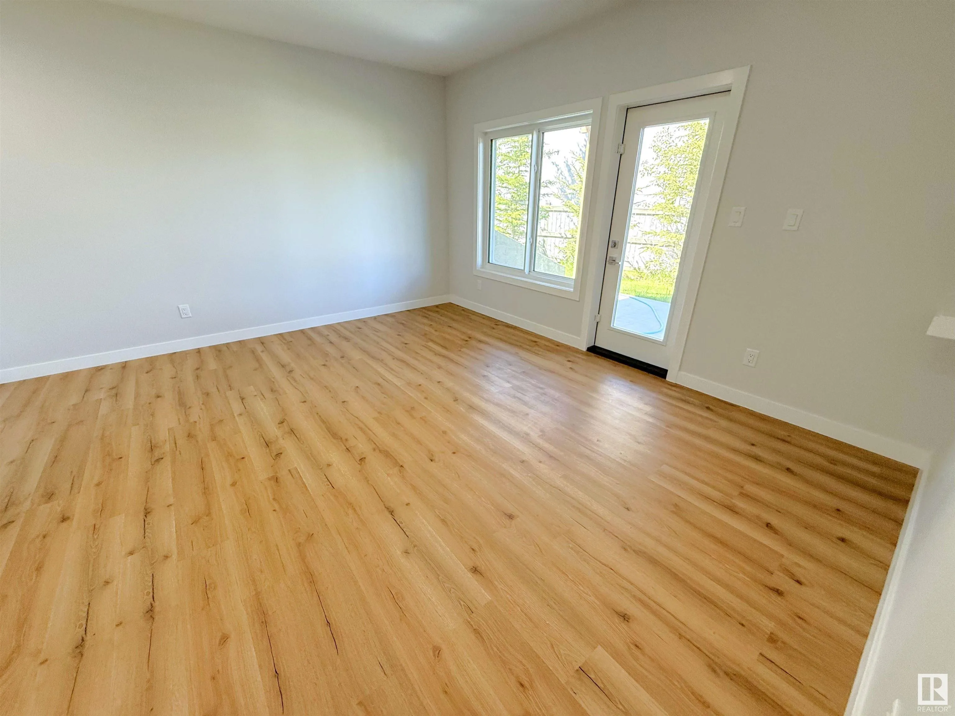 82 MEADOWLAND Way