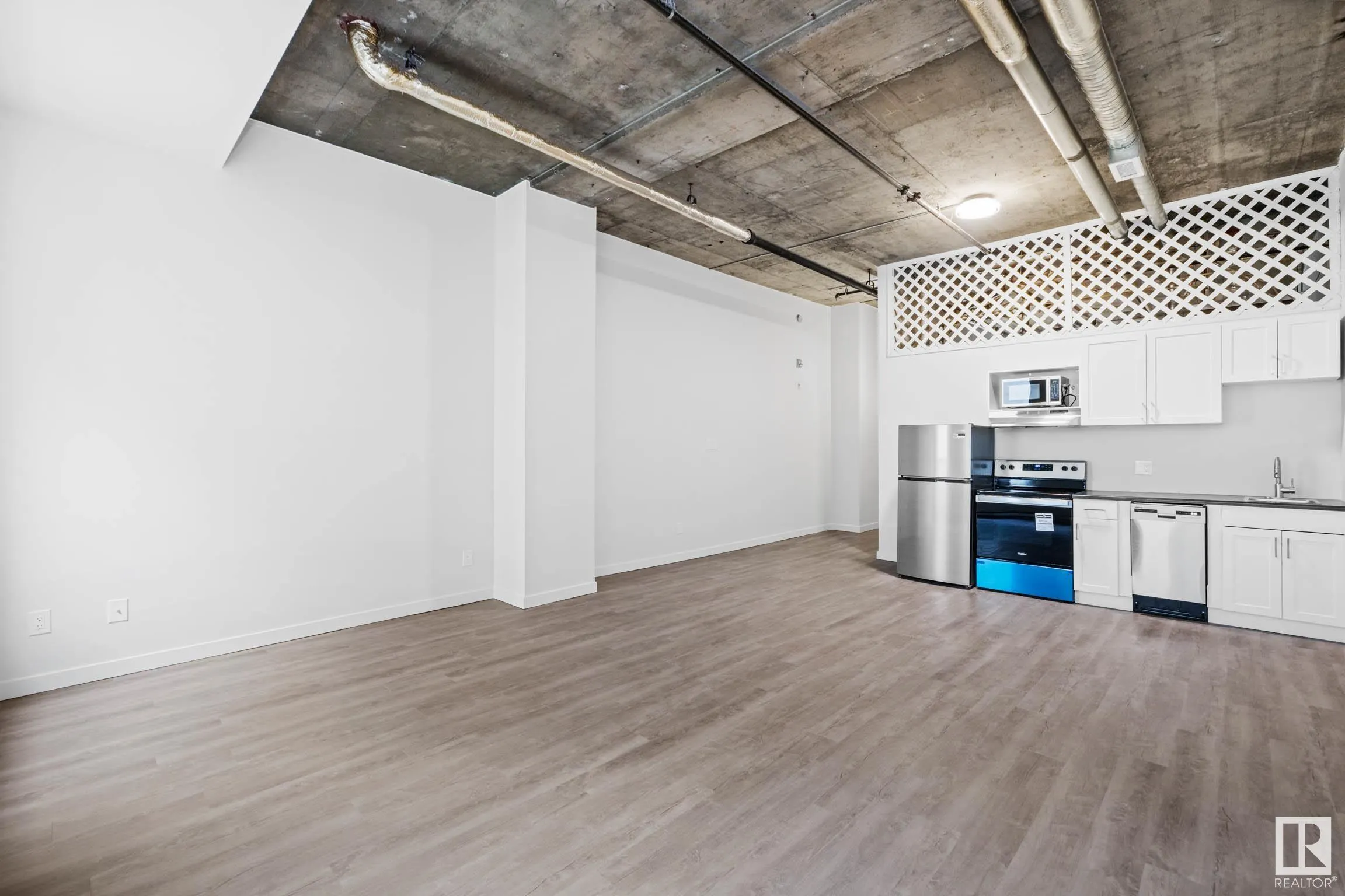 10024 JASPER Avenue