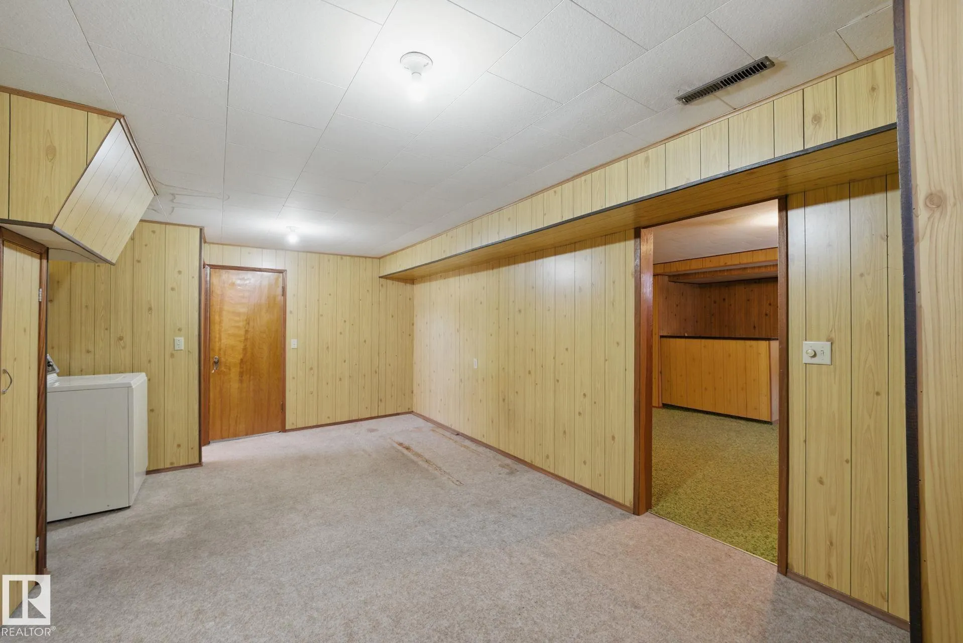 16041 95 Avenue