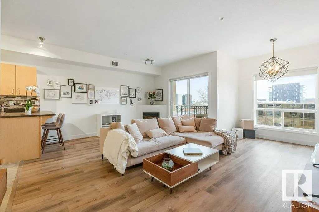 10606 102 Avenue
