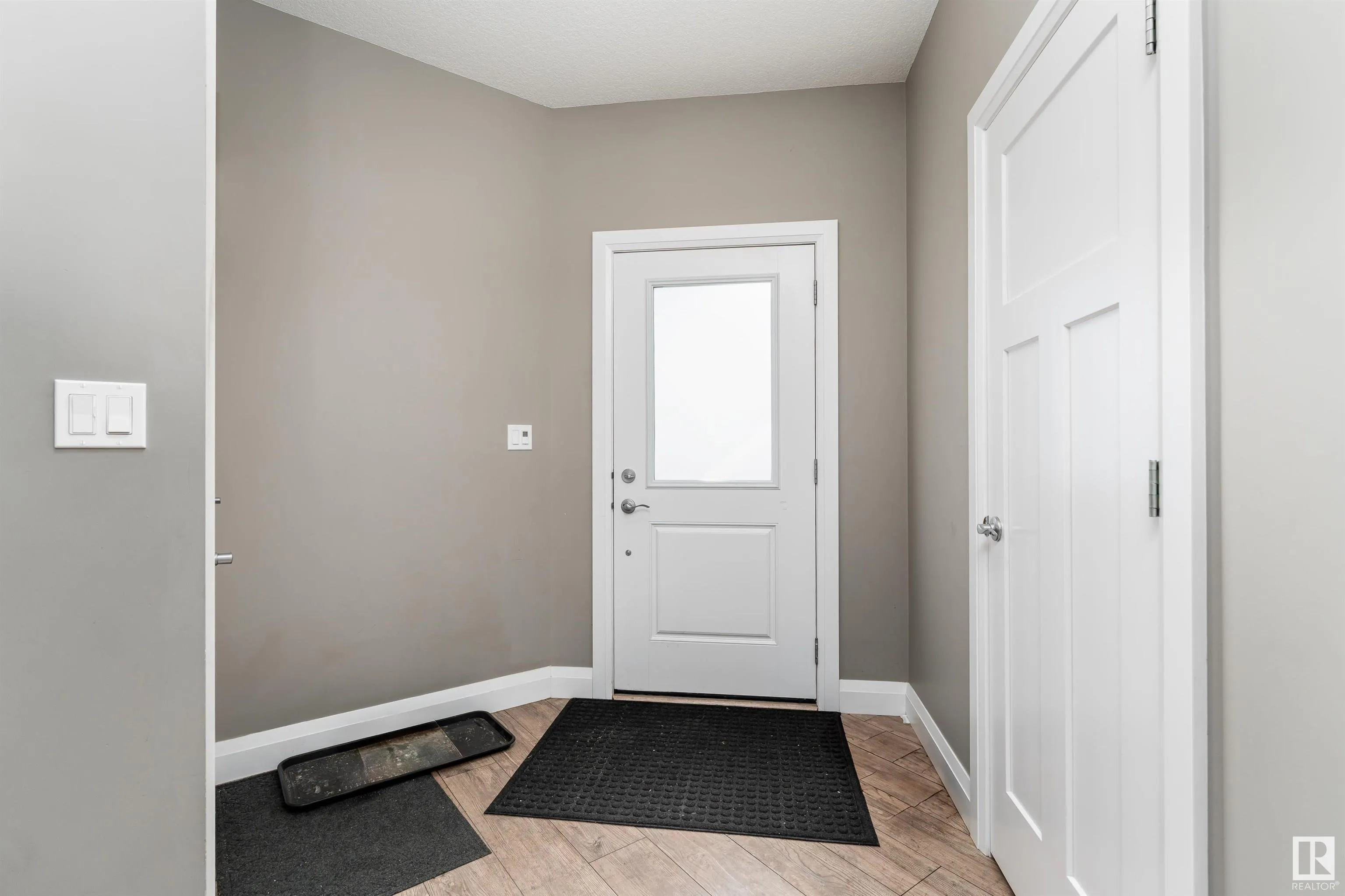 8438 CUSHING Court