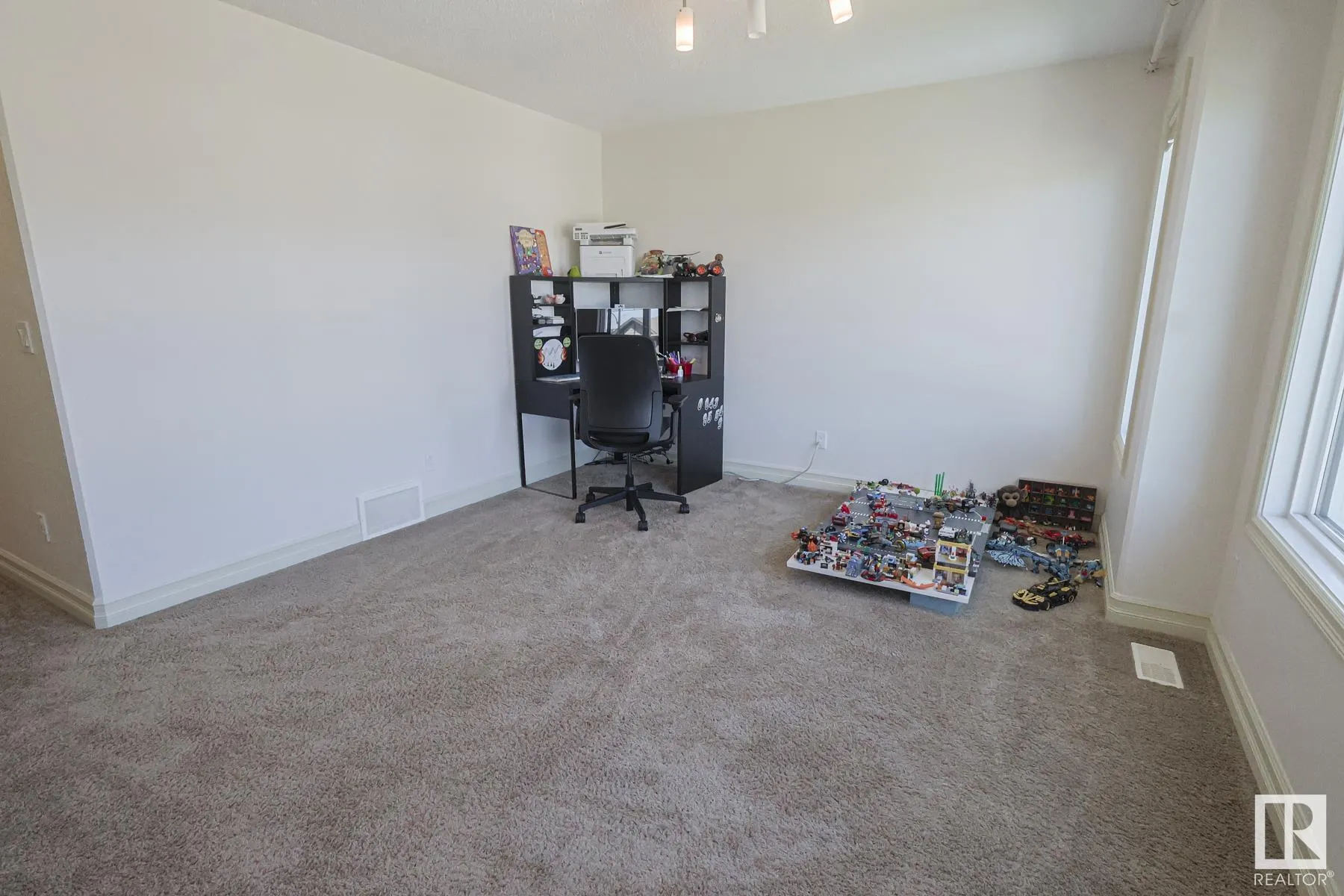 3247 ABBOTT Crescent