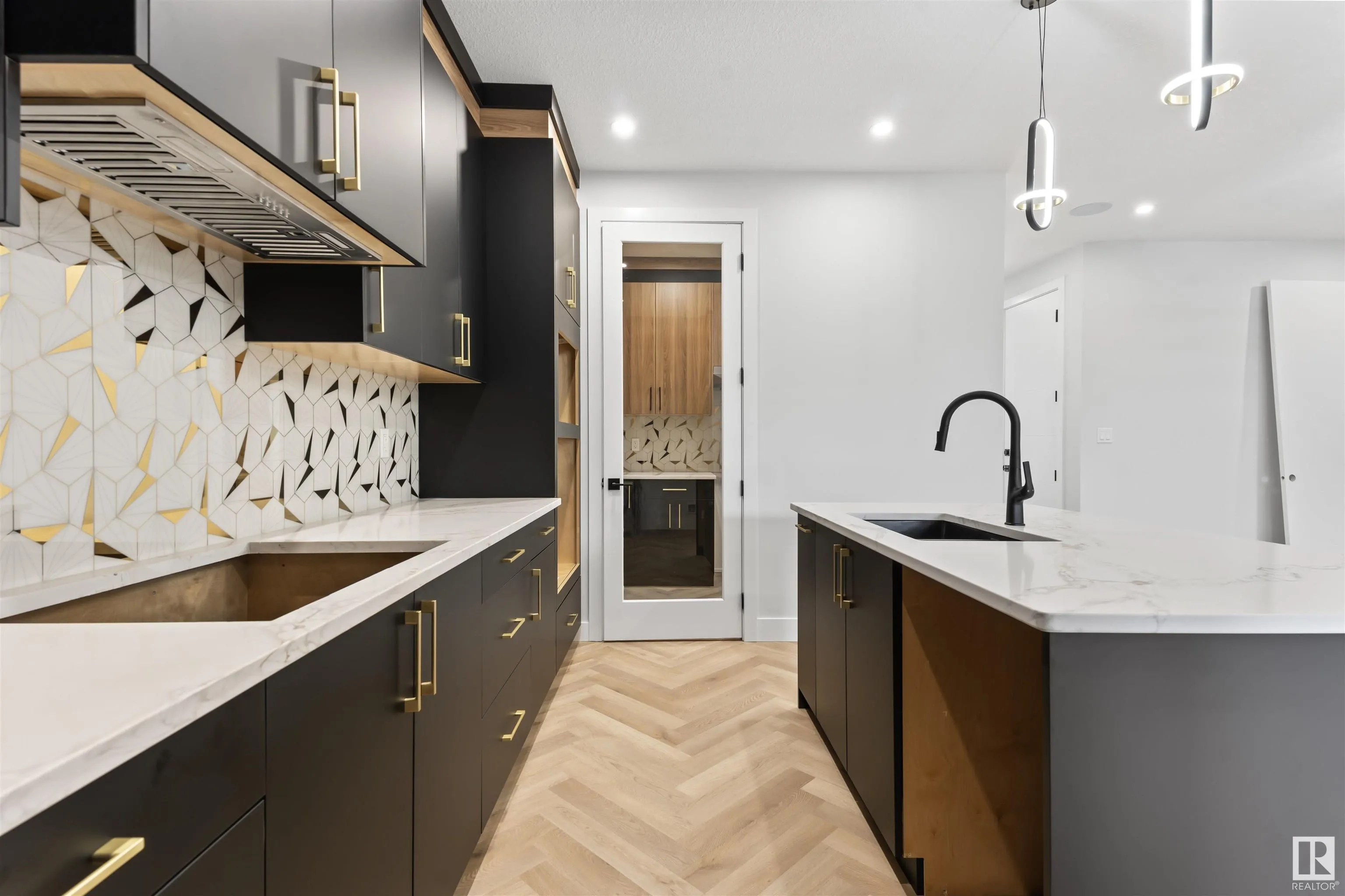 340 ROBERTS Wynd