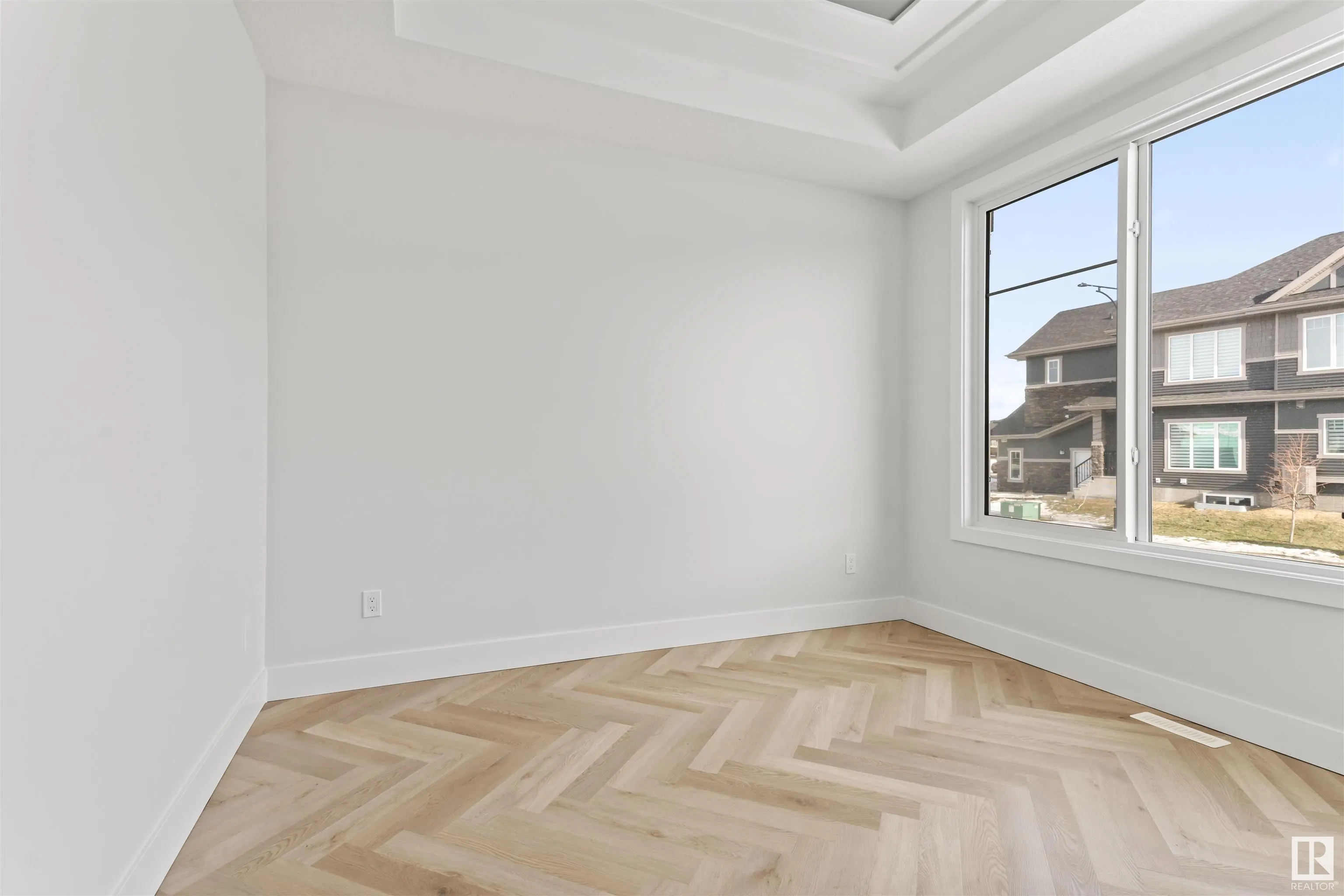 340 ROBERTS Wynd