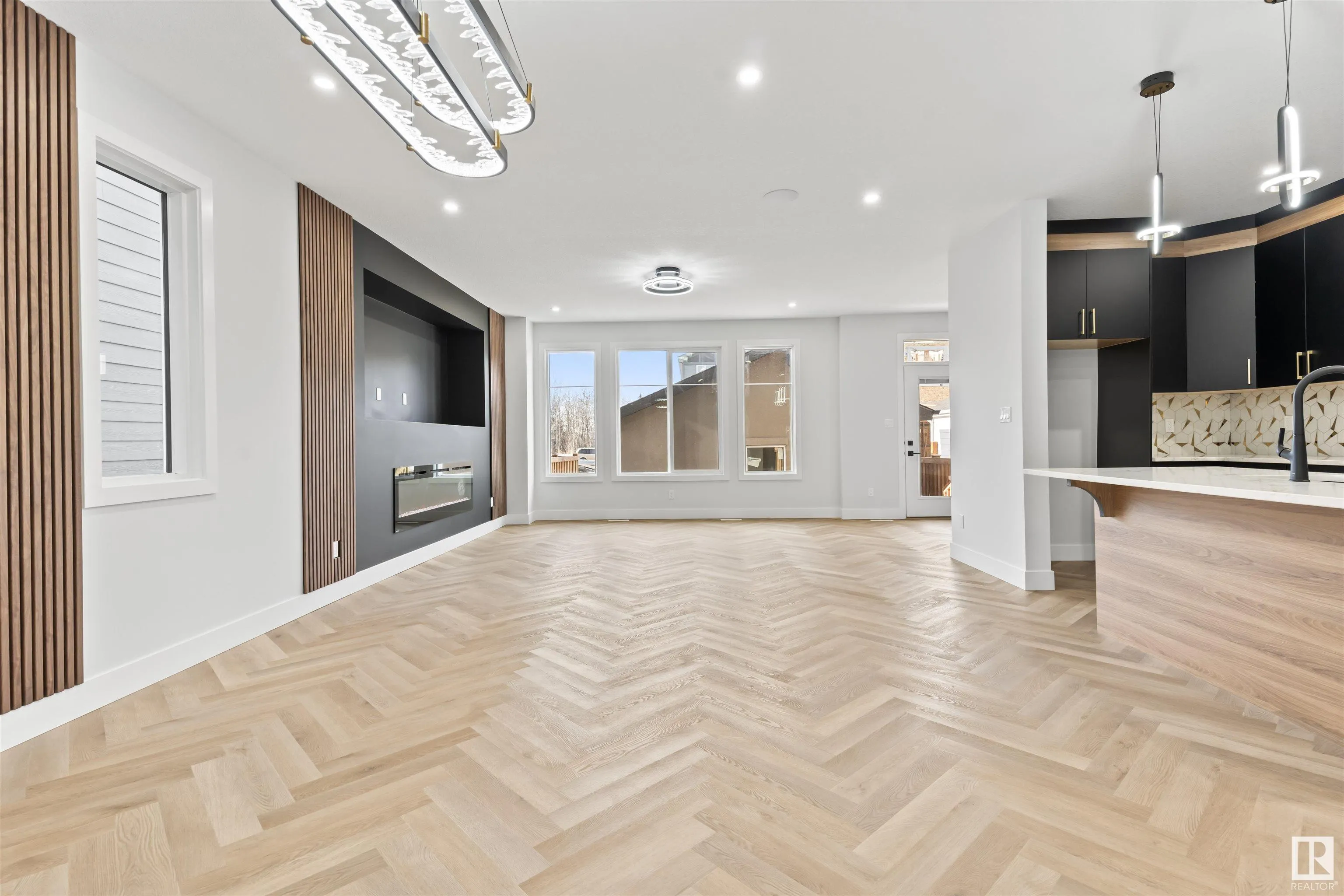 340 ROBERTS Wynd