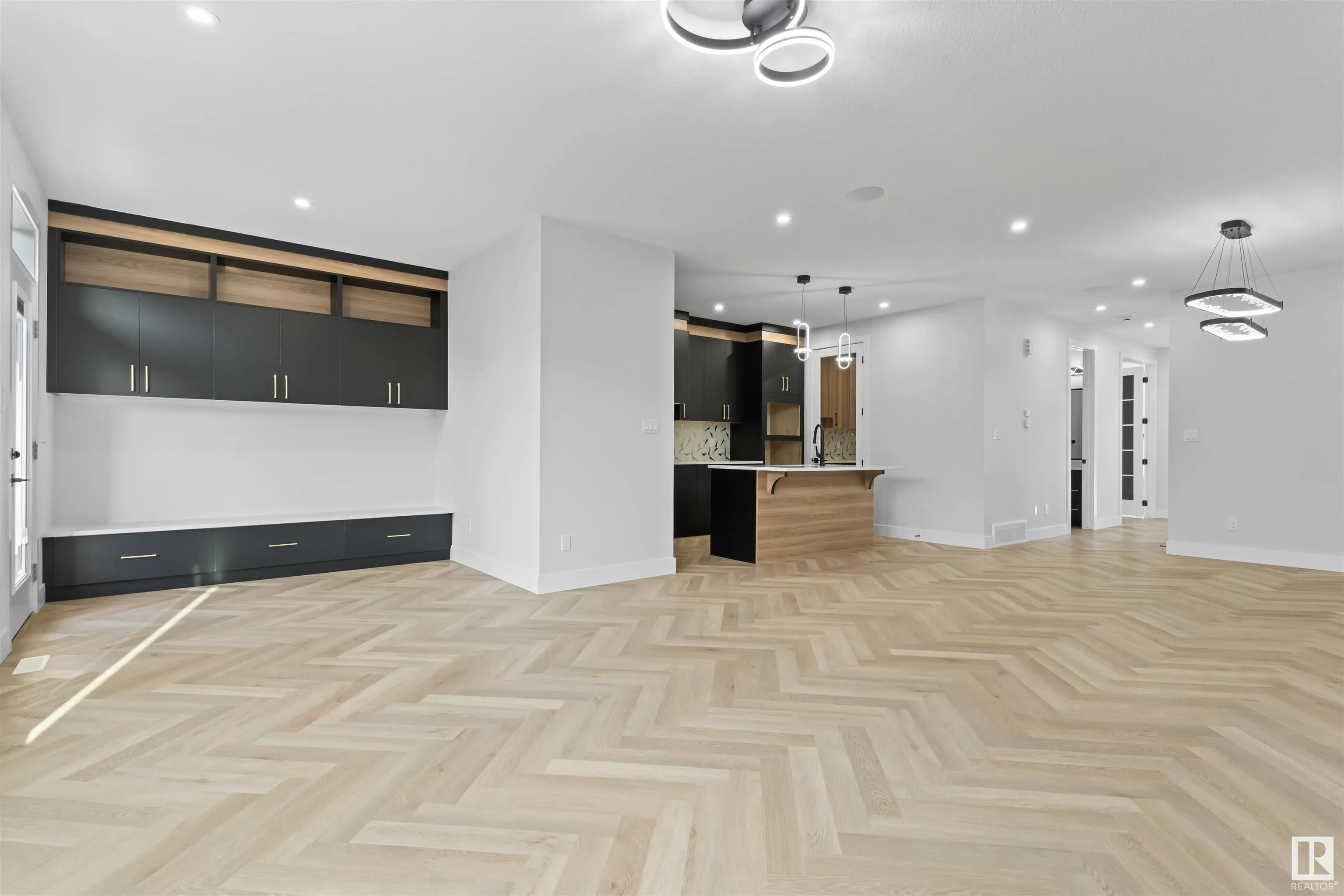 340 ROBERTS Wynd