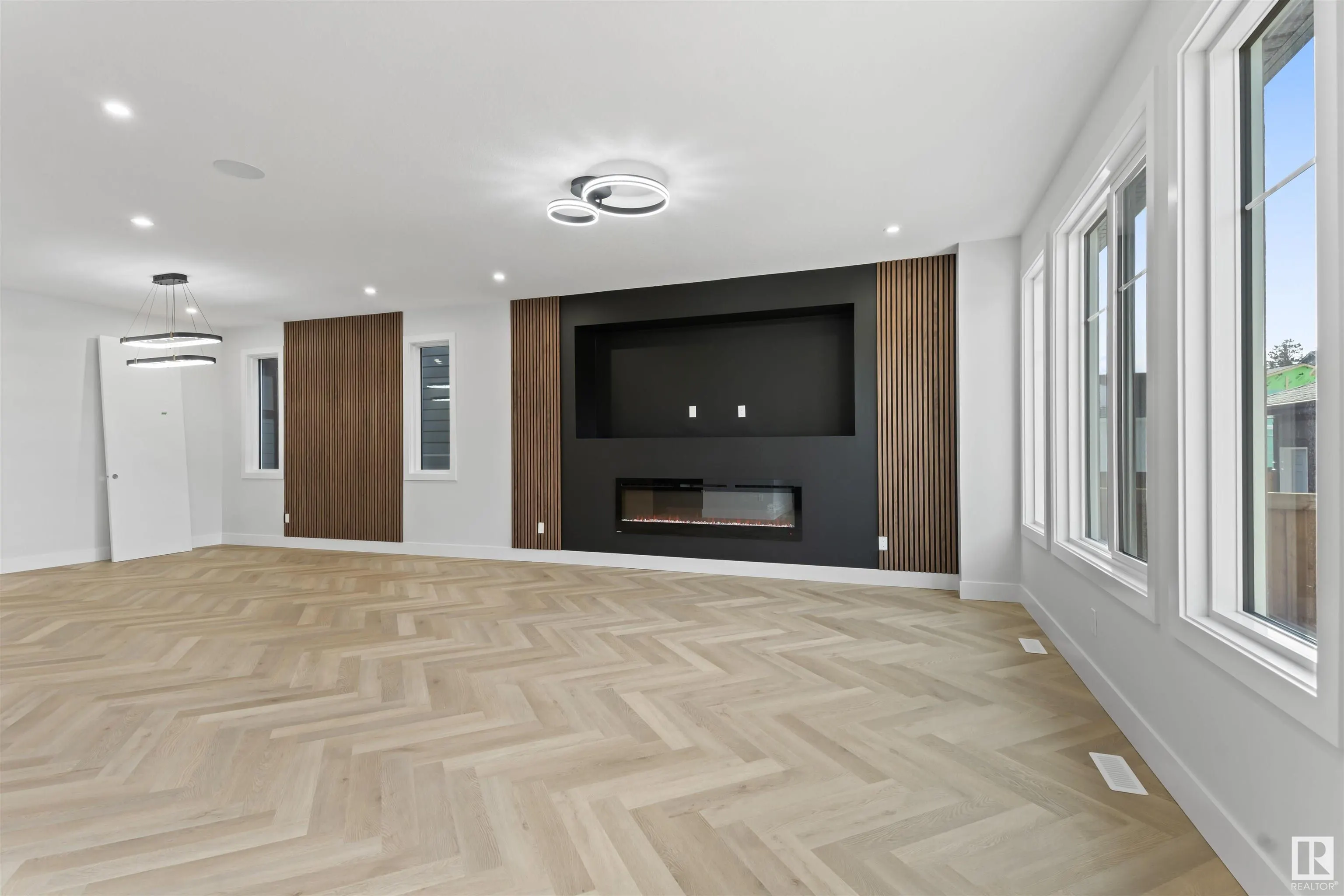 340 ROBERTS Wynd
