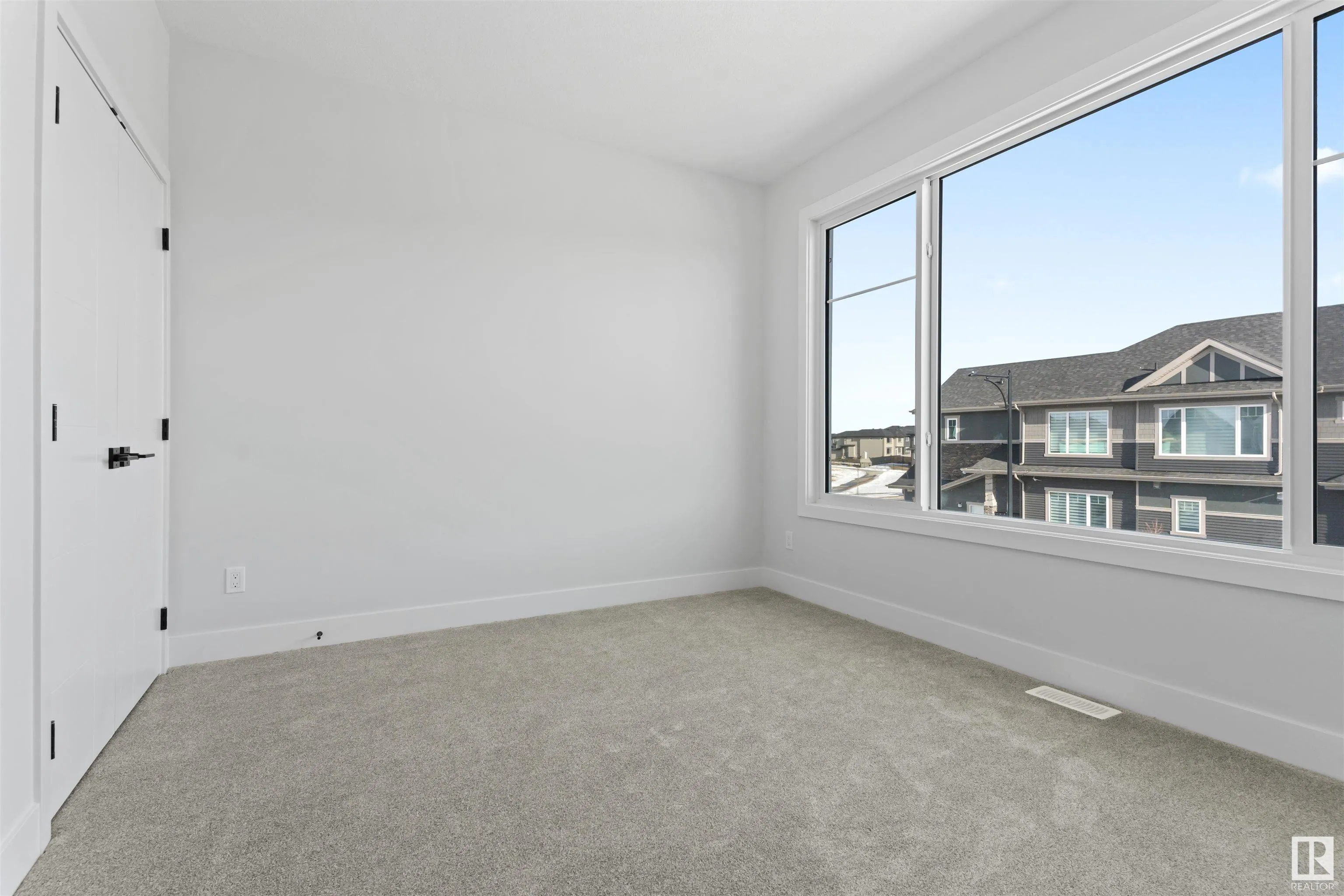 340 ROBERTS Wynd