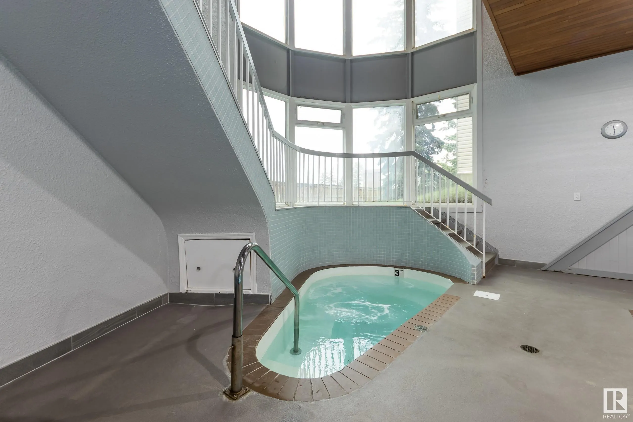 5125 RIVERBEND Road