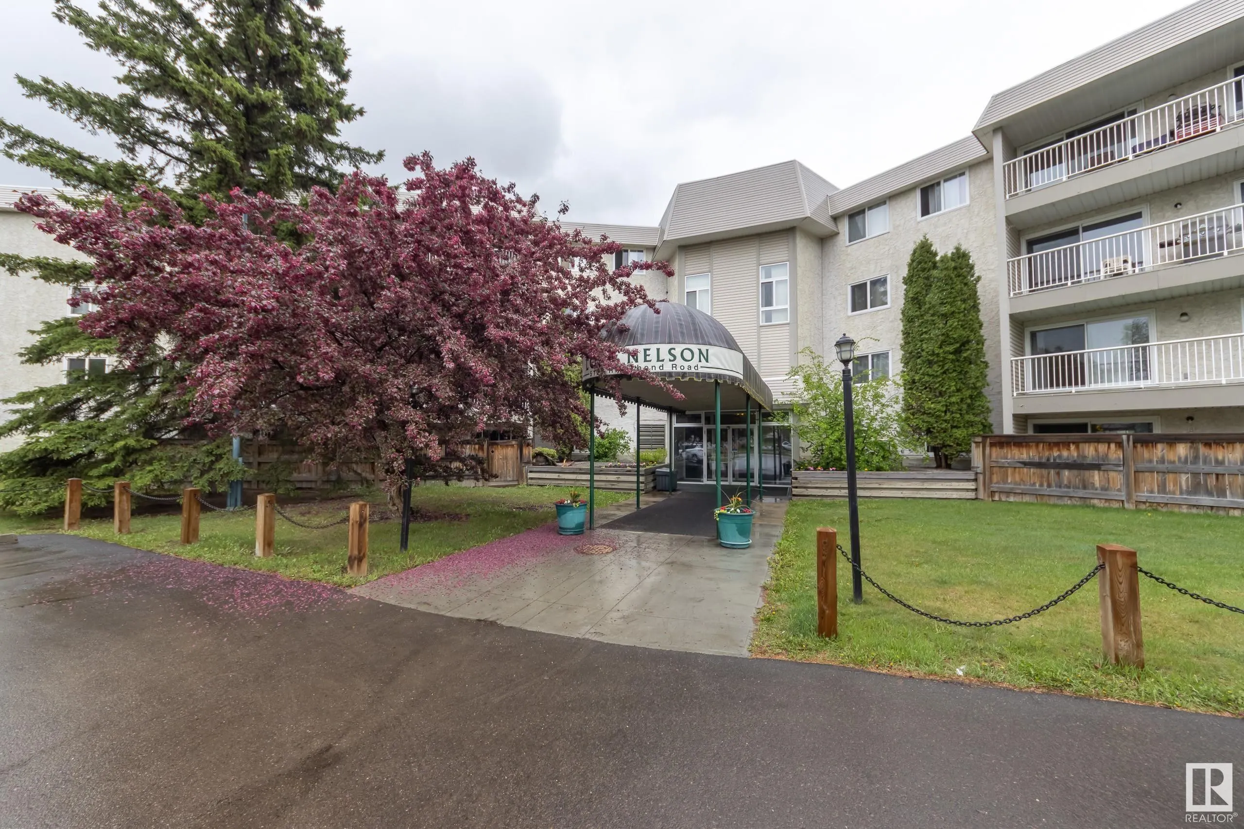 5125 RIVERBEND Road