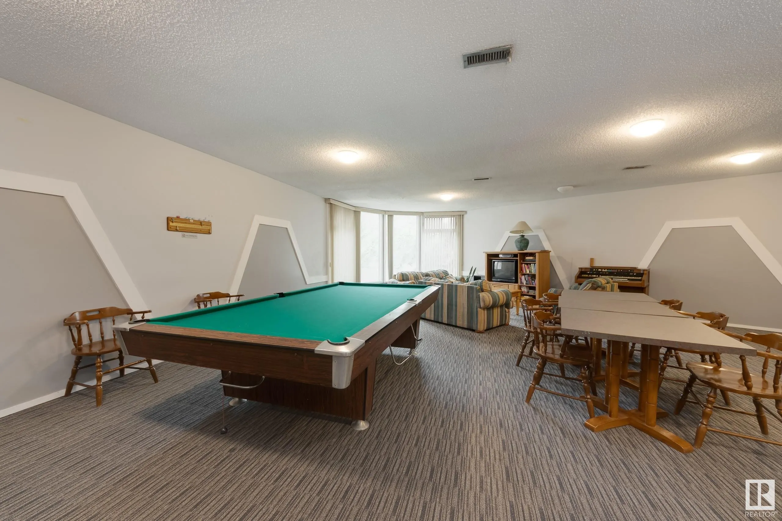 5125 RIVERBEND Road