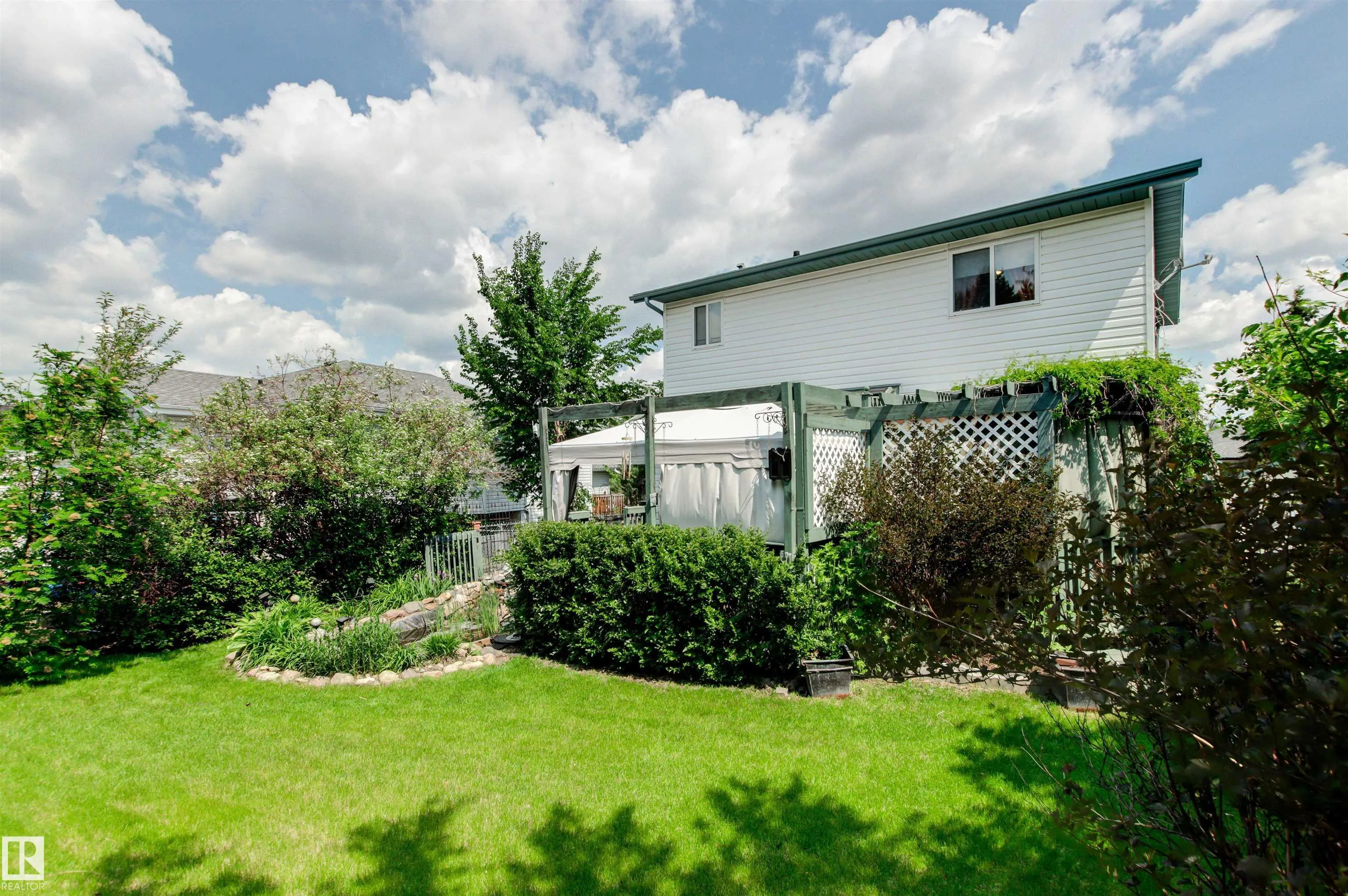 13 ABERDEEN Crescent