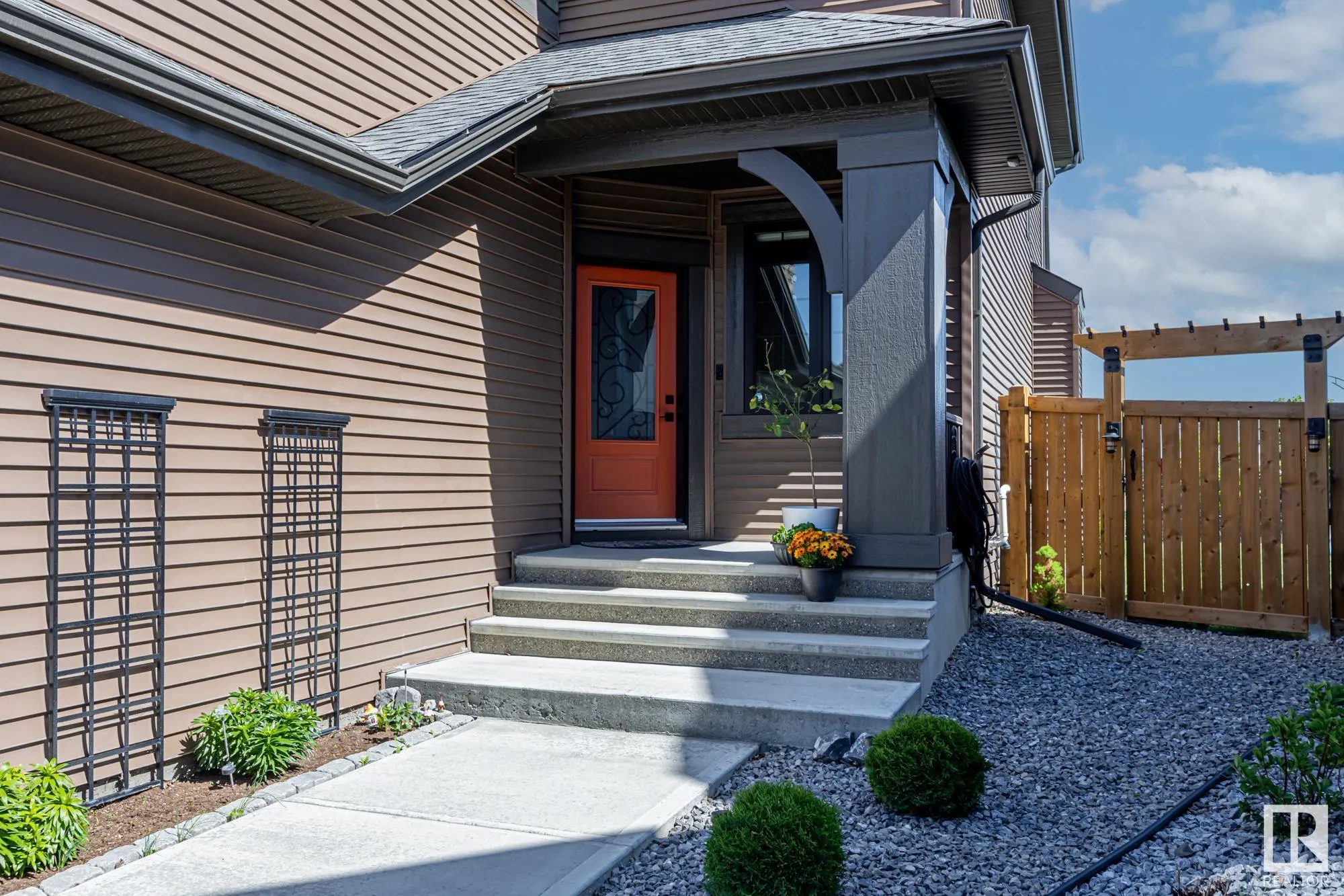6811 Knox Loop