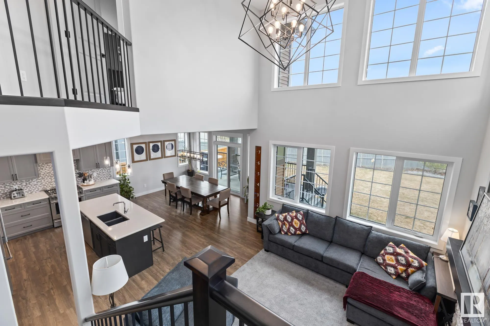 6811 Knox Loop
