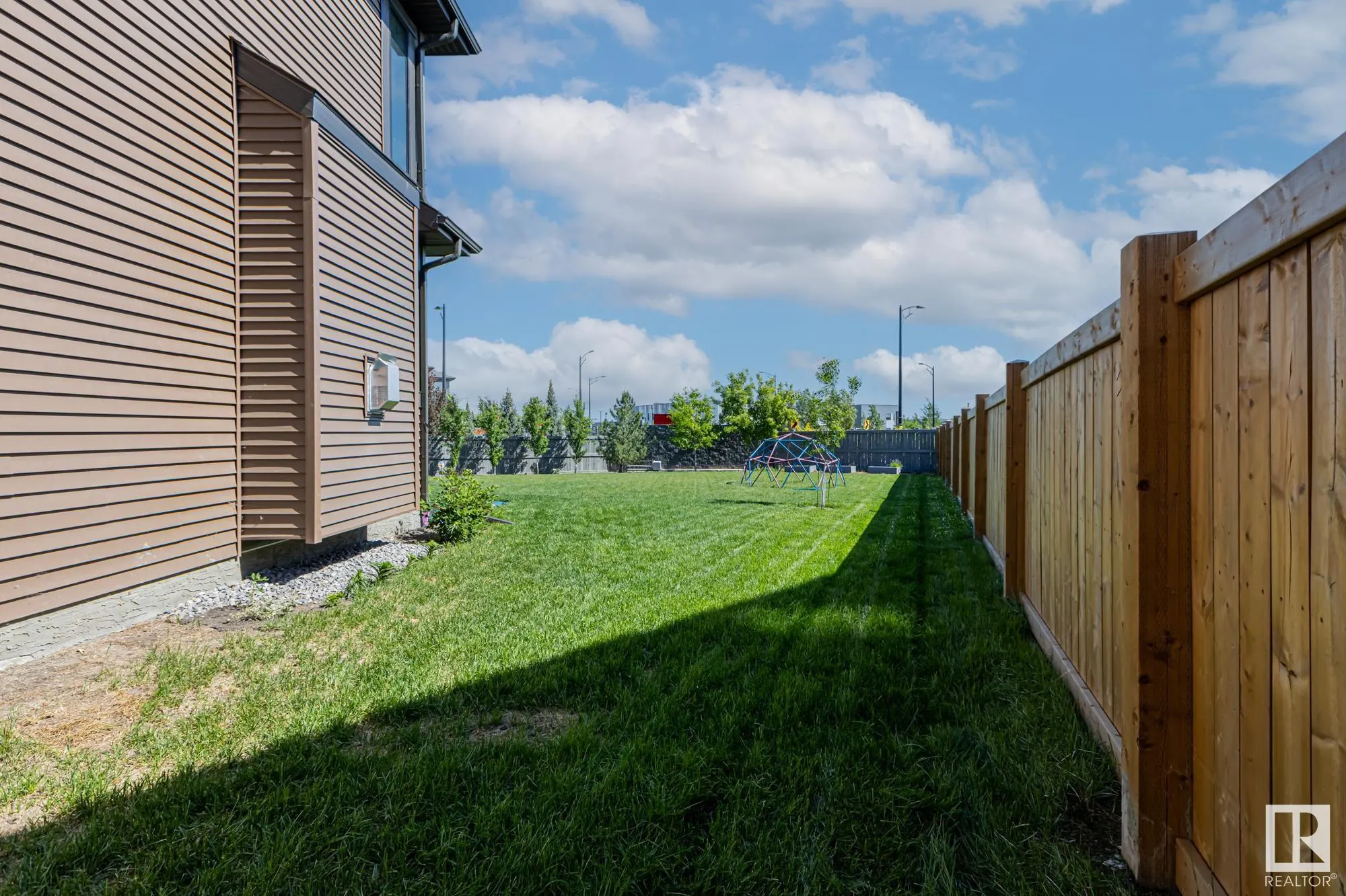 6811 Knox Loop