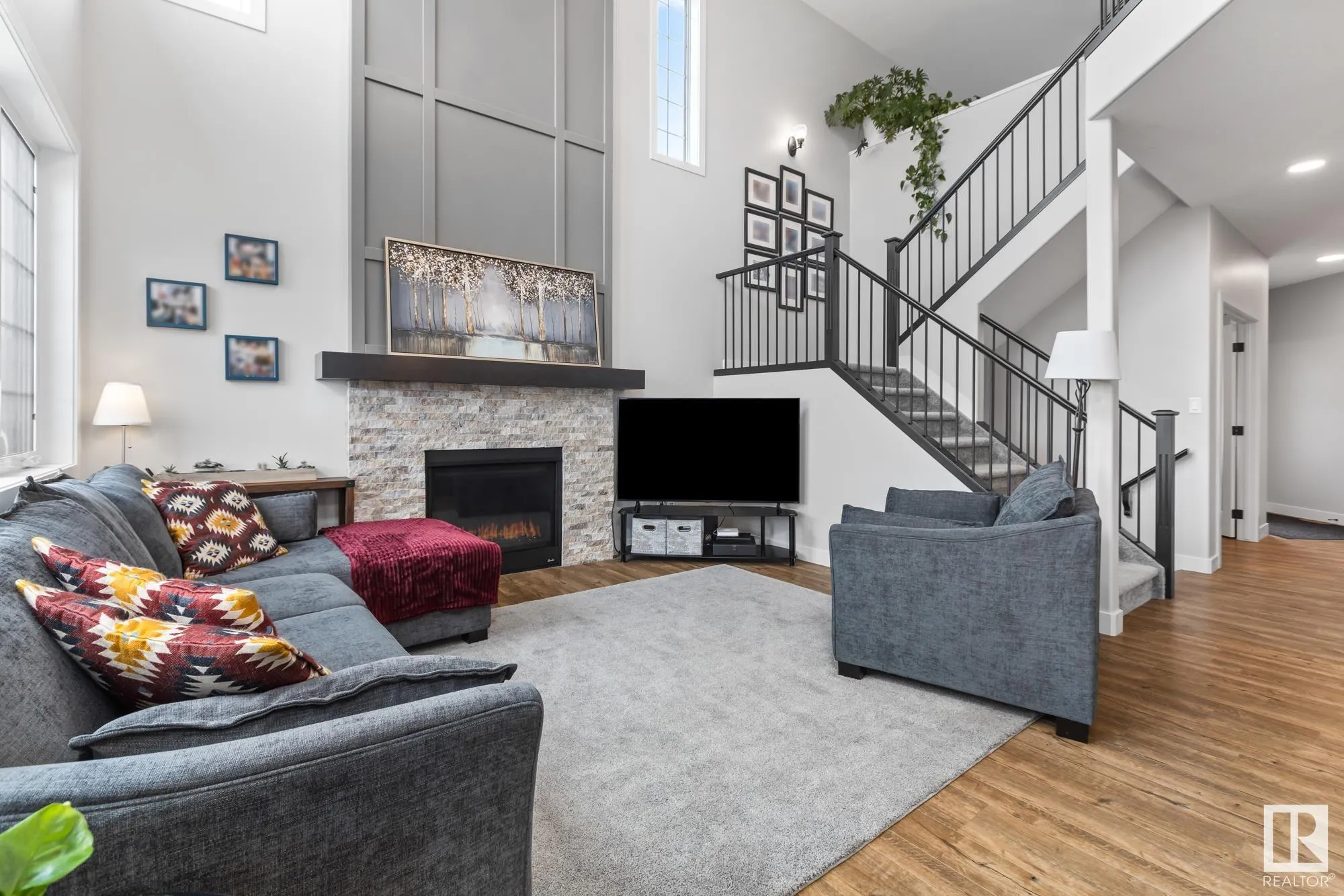 6811 Knox Loop