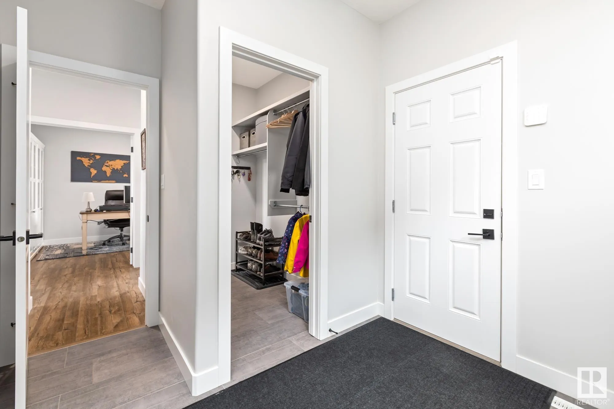 6811 Knox Loop