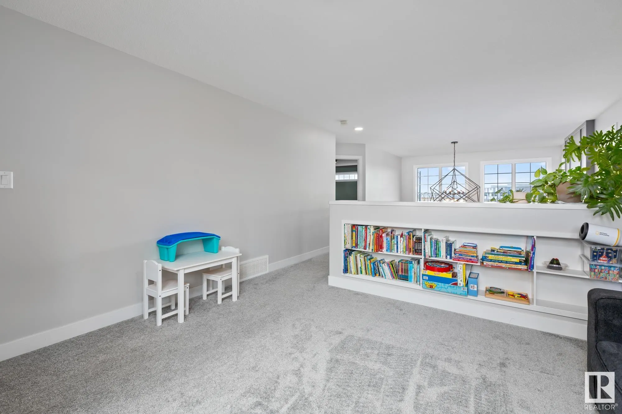 6811 Knox Loop