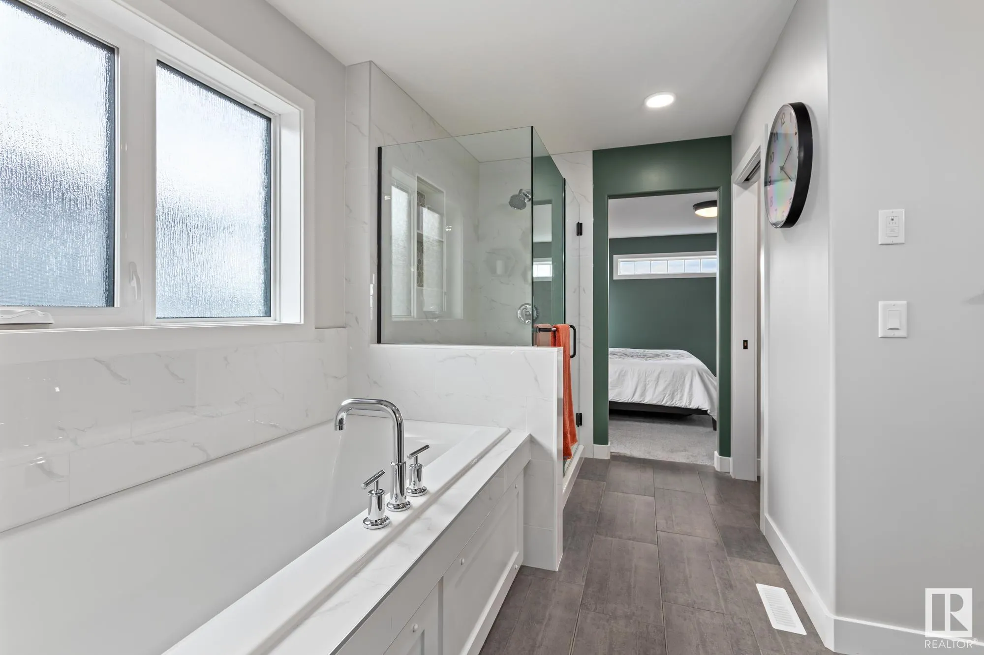 6811 Knox Loop