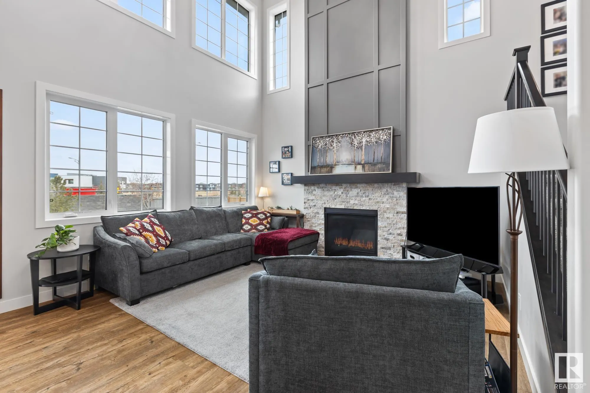 6811 Knox Loop